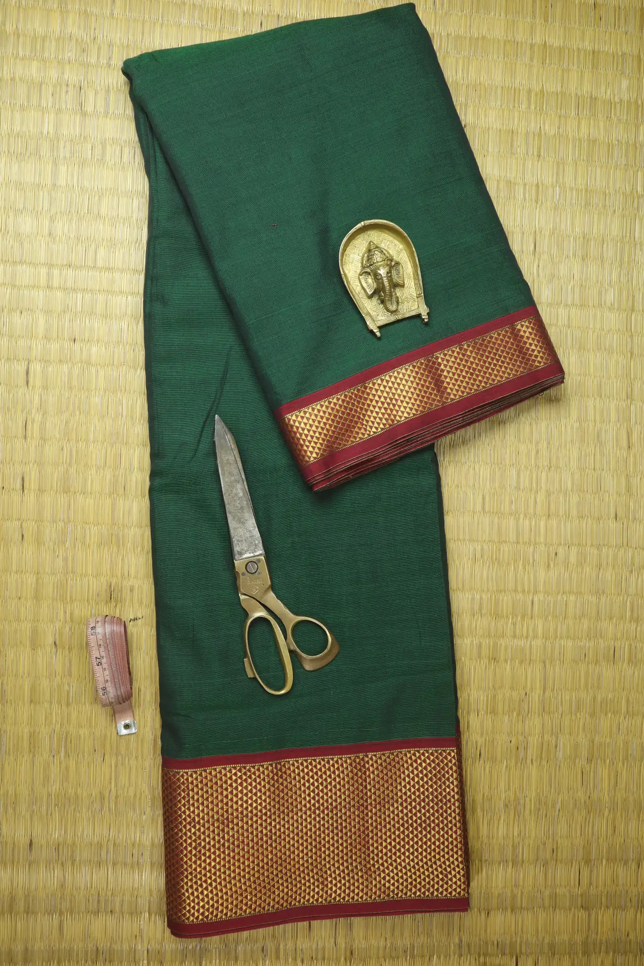 dark-green-bavanji-border-narayanpet-fabric-soft-cotton-fabric-pf000613-a