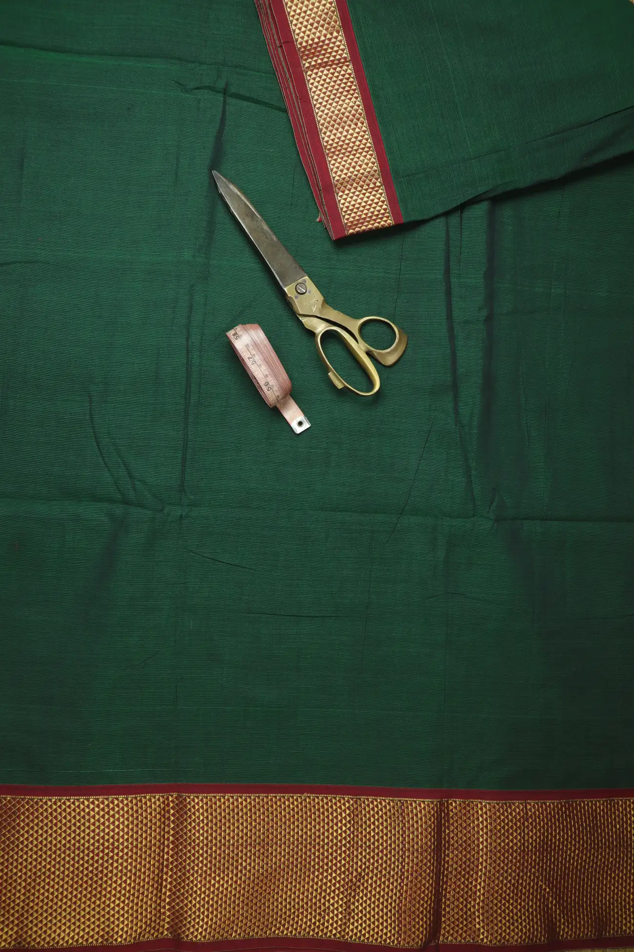 dark-green-bavanji-border-narayanpet-fabric-soft-cotton-fabric-pf000613-b