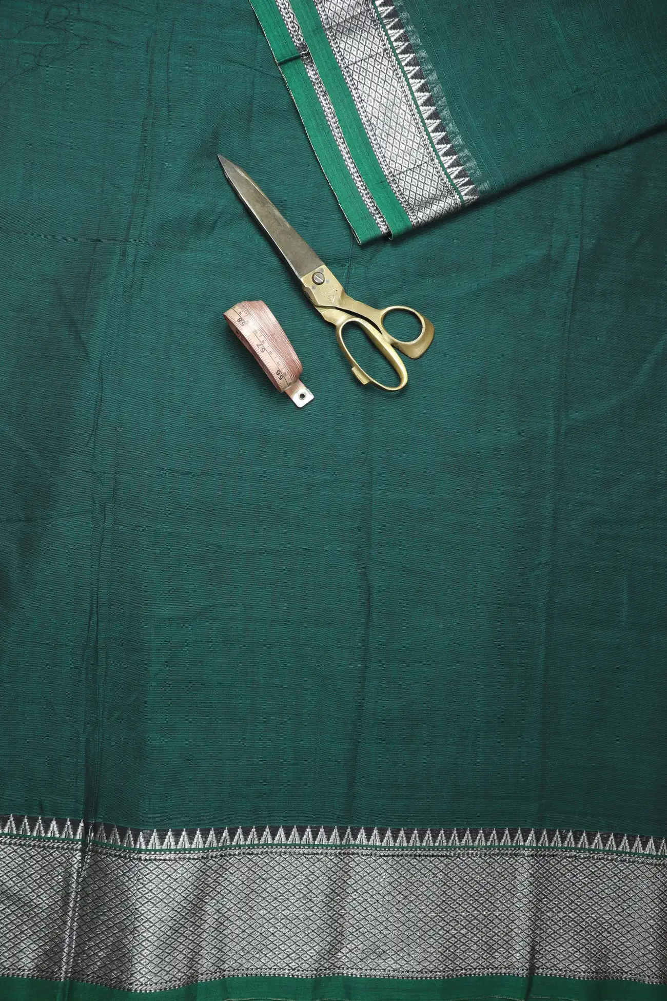 dark-green-bavanji-border-narayanpet-fabric-soft-cotton-fabric-pf000615-b