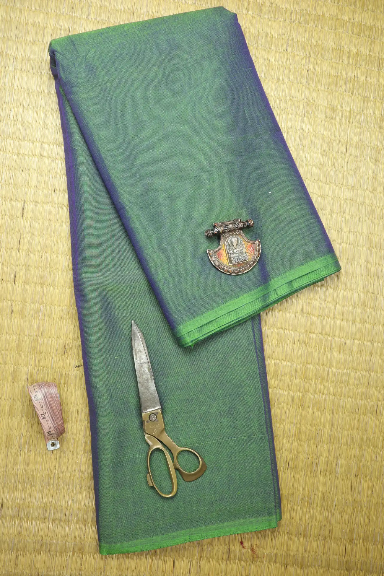 green-plain-narayanpet-fabric-soft-cotton-fabric-pf000591-a