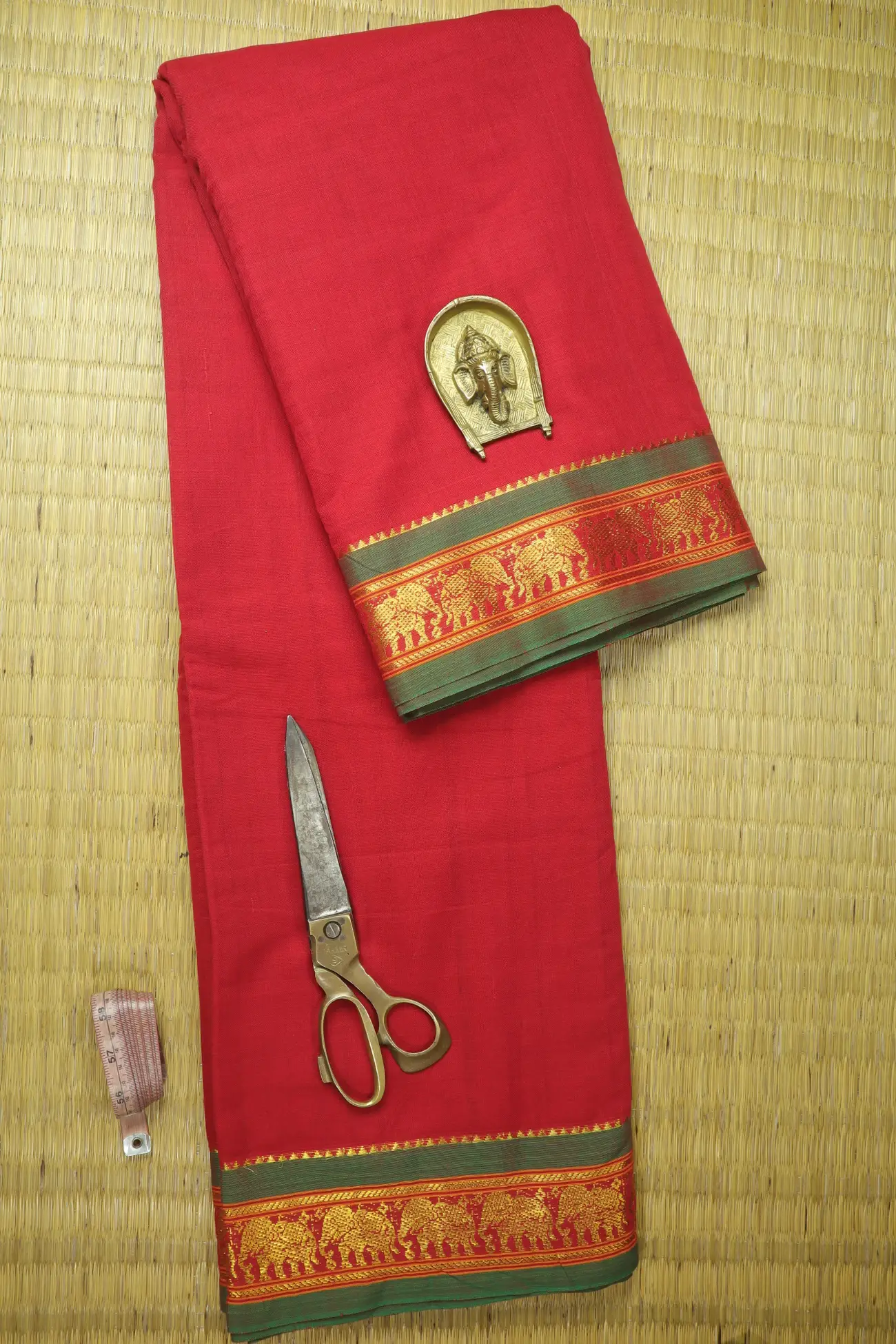 red-elephant-narayanpet-fabric-soft-cotton-fabric-pf000623-a