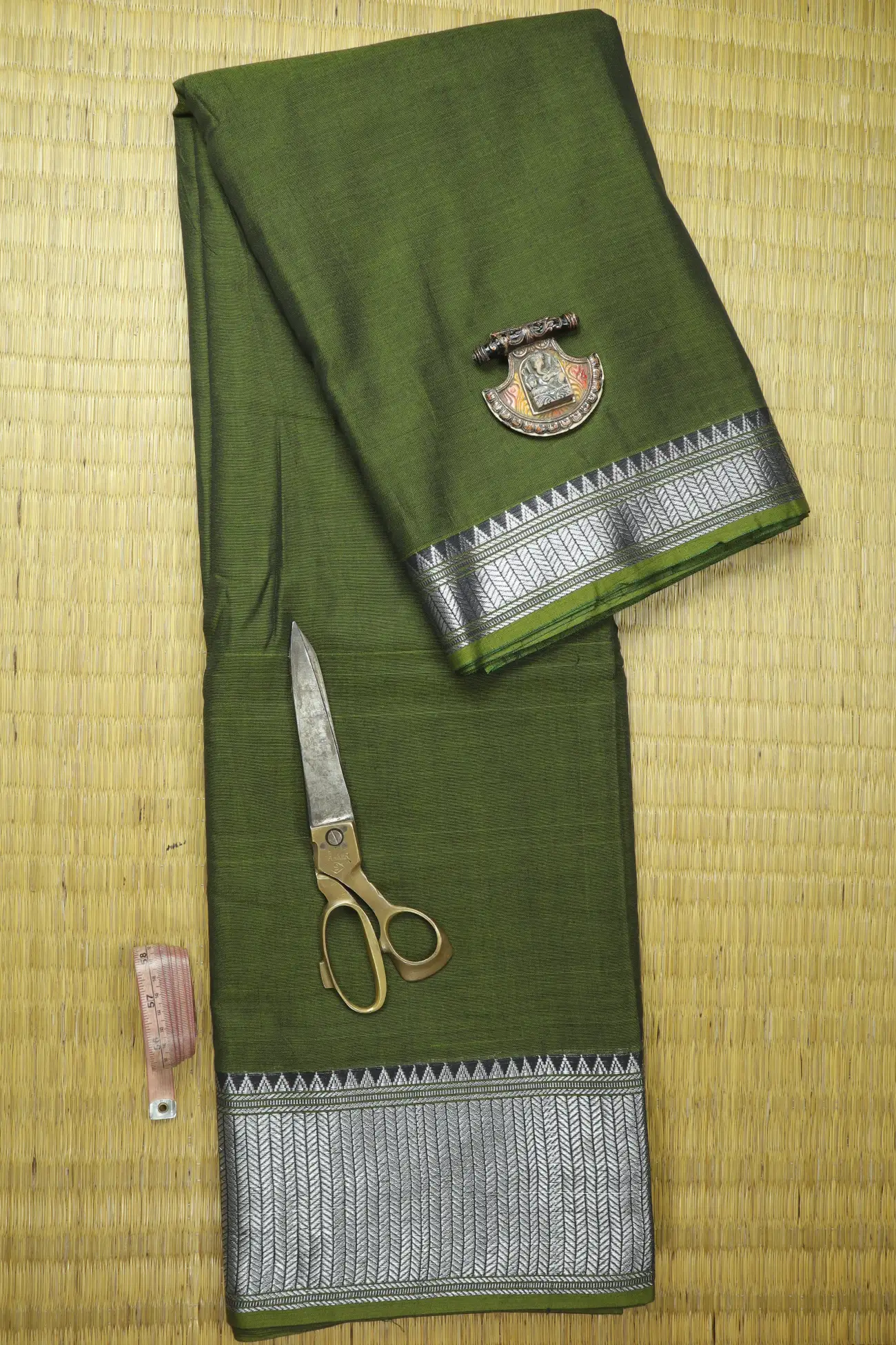 green-zigzag-temple-narayanpet-fabric-soft-cotton-fabric-pf000630-a