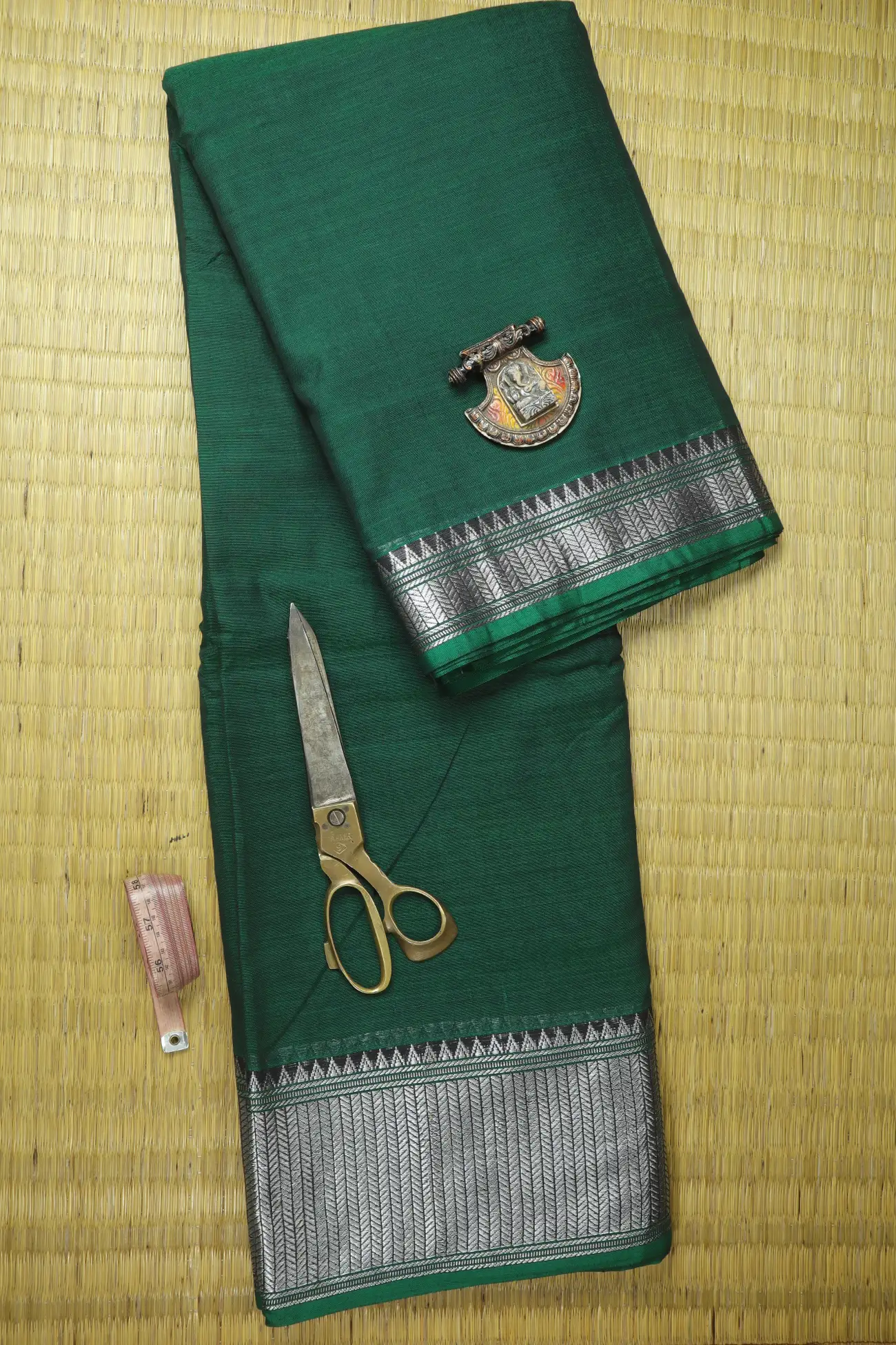 dark-green-temple-zigzag-narayanpet-fabric-soft-cotton-fabric-pf000633-a