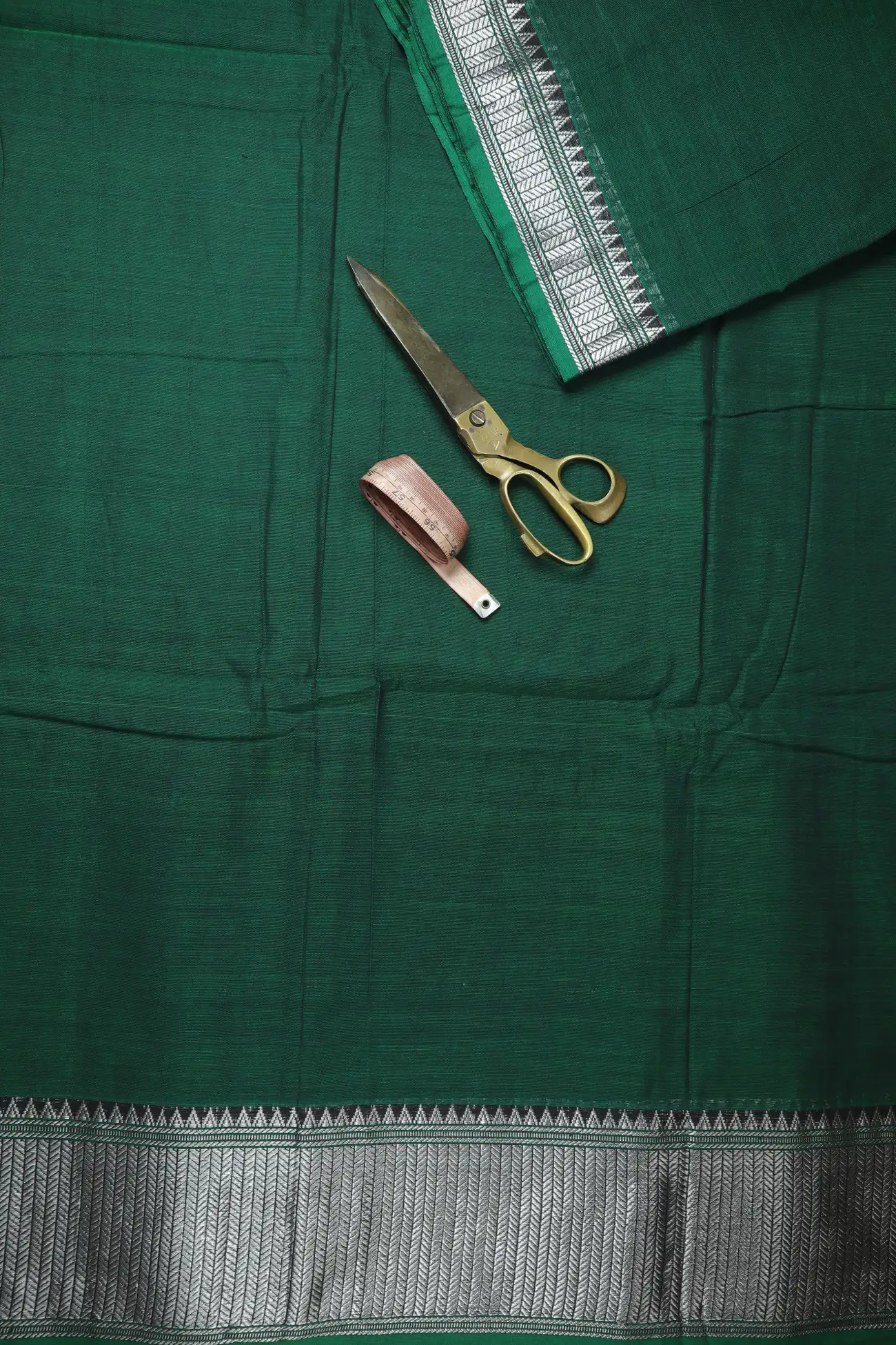 dark-green-temple-zigzag-narayanpet-fabric-soft-cotton-fabric-pf000633-b