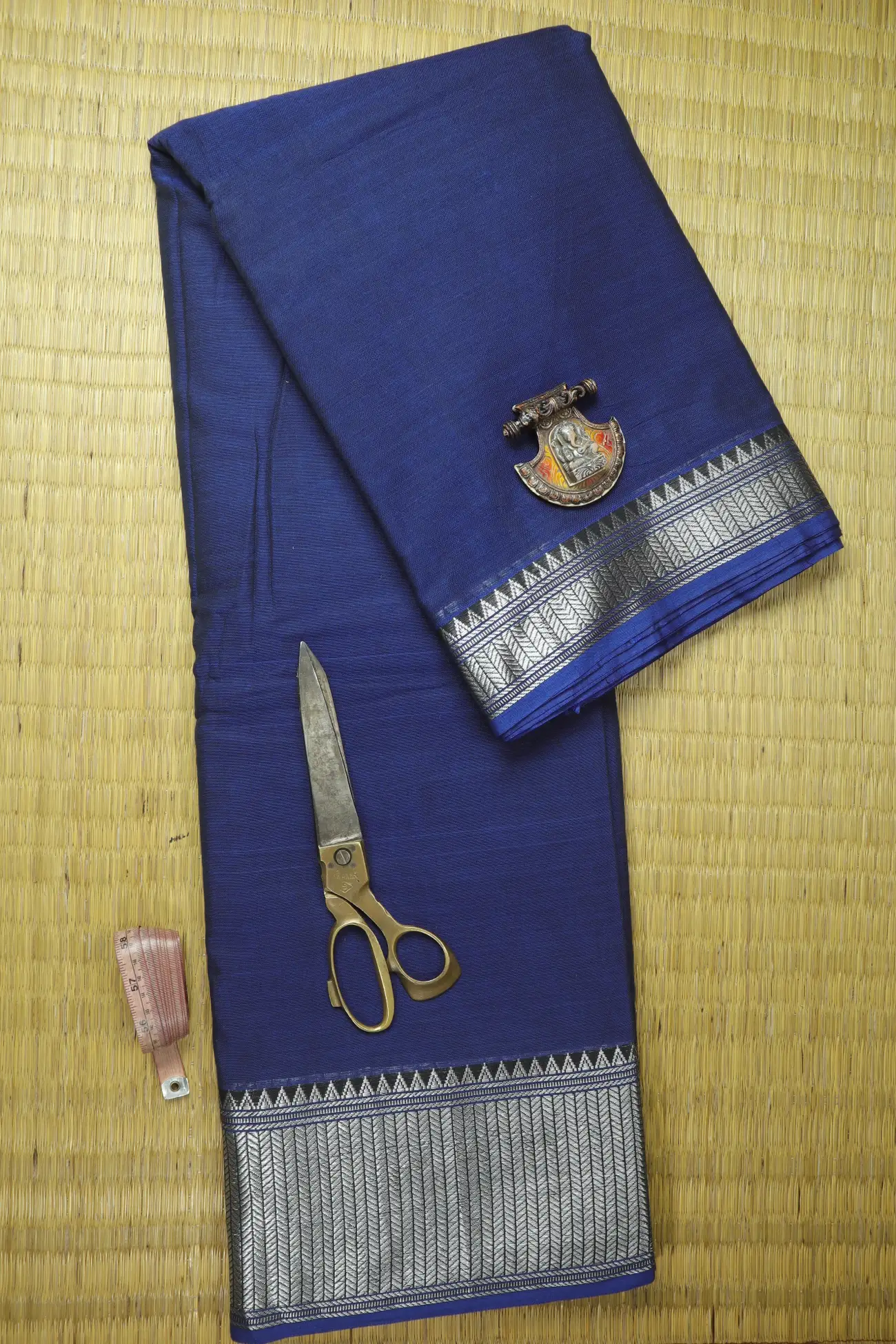 navy-temple-zigzag-narayanpet-fabric-soft-cotton-fabric-pf000634-a