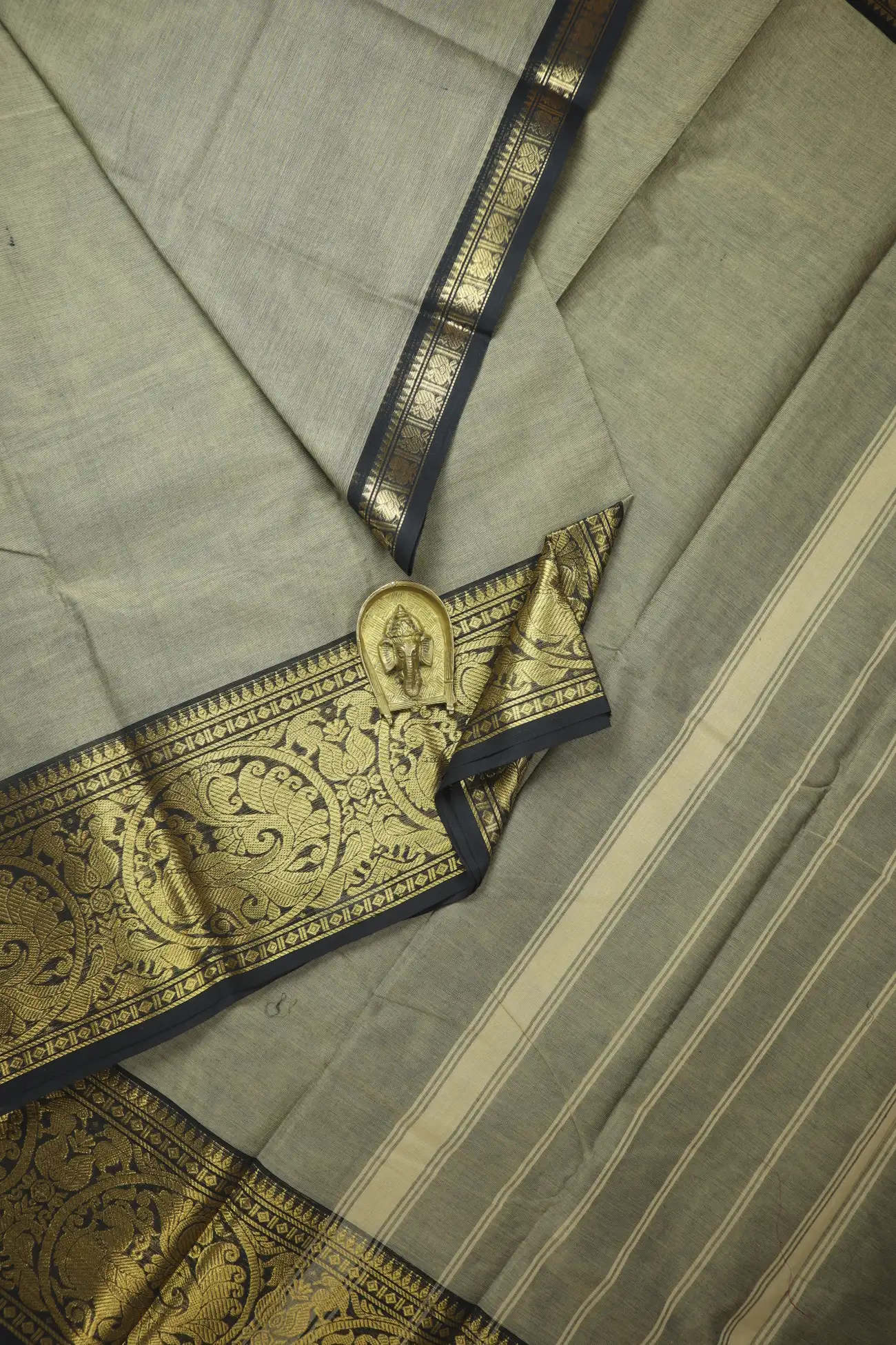 gray-peacock-grand-chettinad-saree-gc002888-a