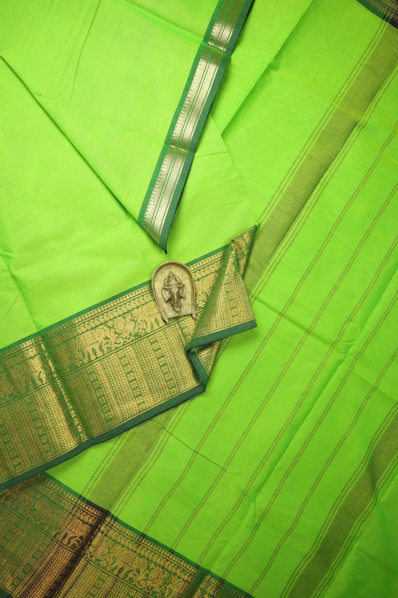 lawn-green-elephant-peacock-grand-chettinad-saree-gc002898-a