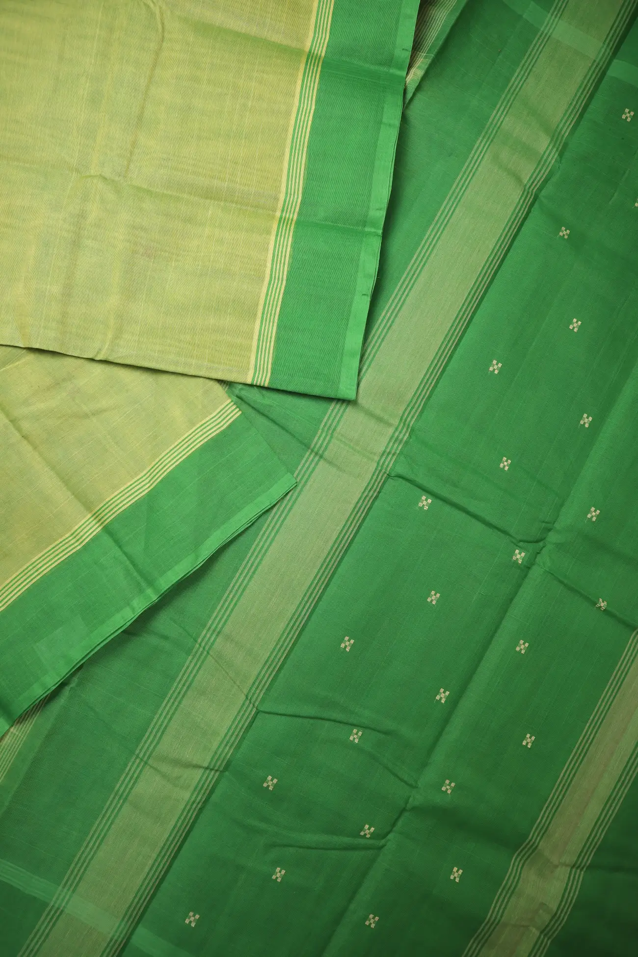 green-buttas-coimbatore-cotton-saree-cbe000584-b