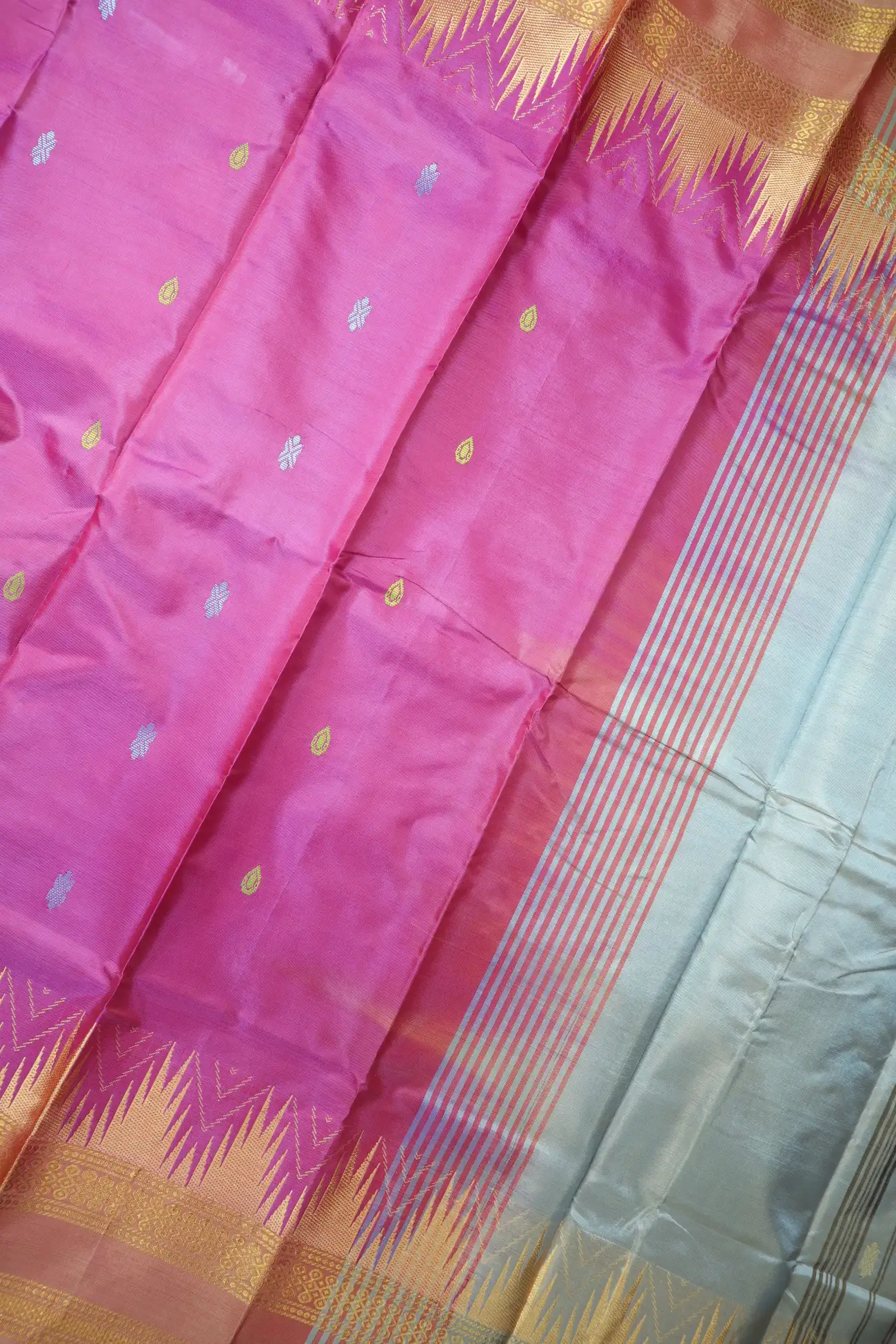 magenta-thalampoo-reku-kolam-banana-pith-silk-saree-bps000665-c