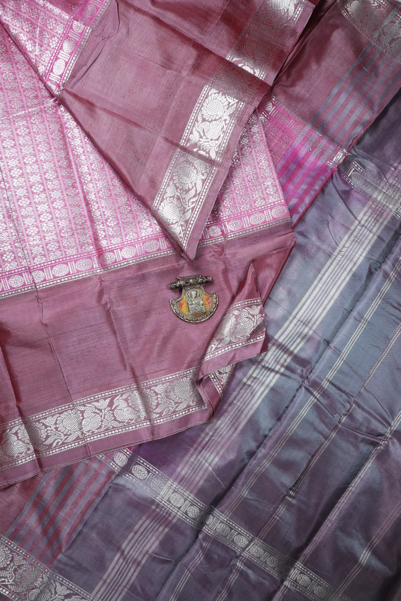 pink-twenty-thousand-butta-banana-pith-silk-saree-bps000686-a