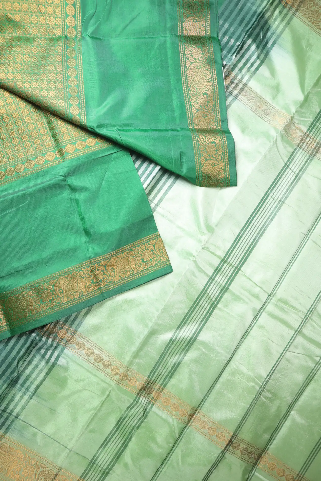 dark-green-twenty-thousand-butta-elephant-ruthratcham-banana-pith-silk-saree-bps000685-b