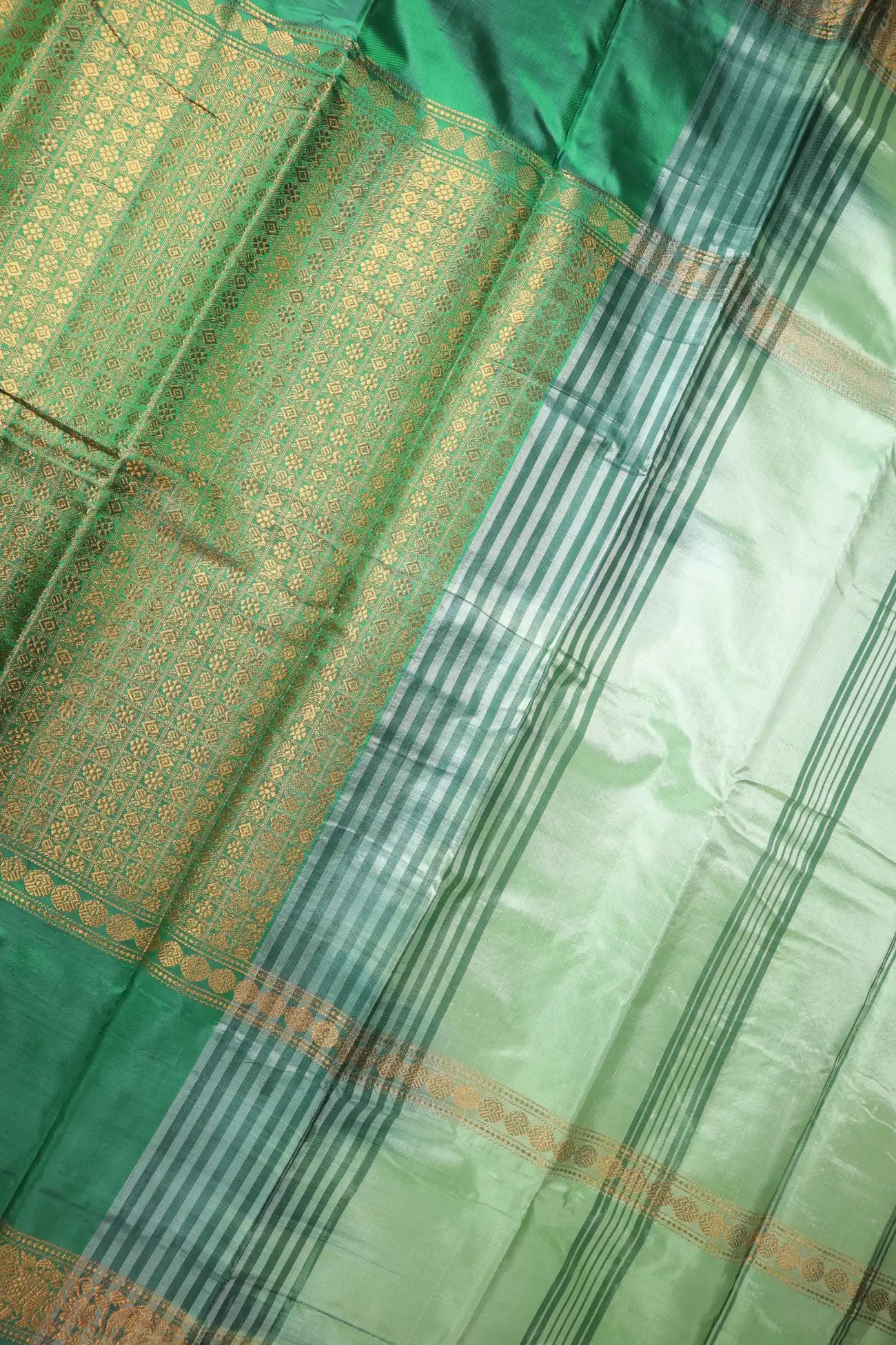 dark-green-twenty-thousand-butta-elephant-ruthratcham-banana-pith-silk-saree-bps000685-c