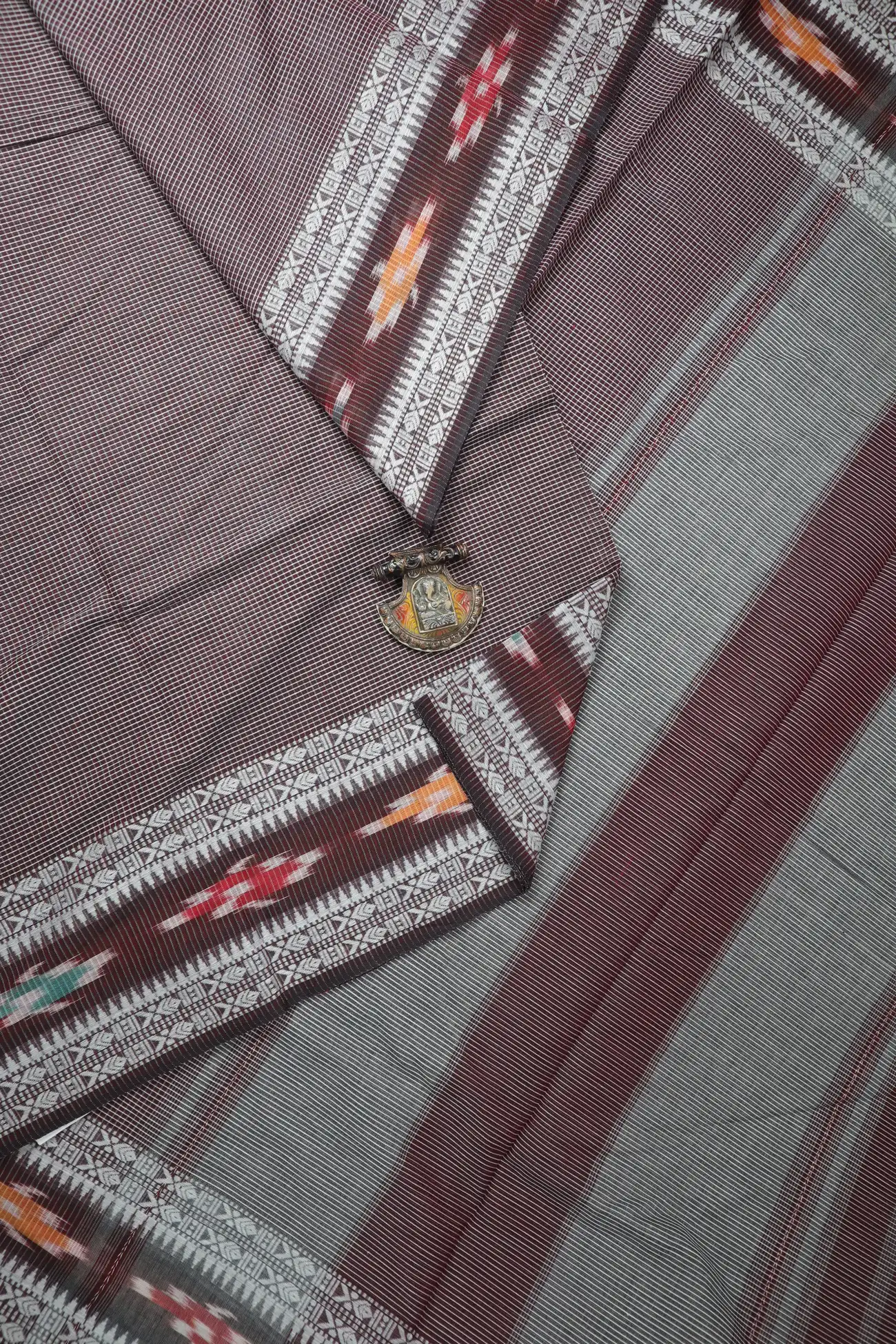 dark-maroon-fish-begumpuri-saree-kv001515-a