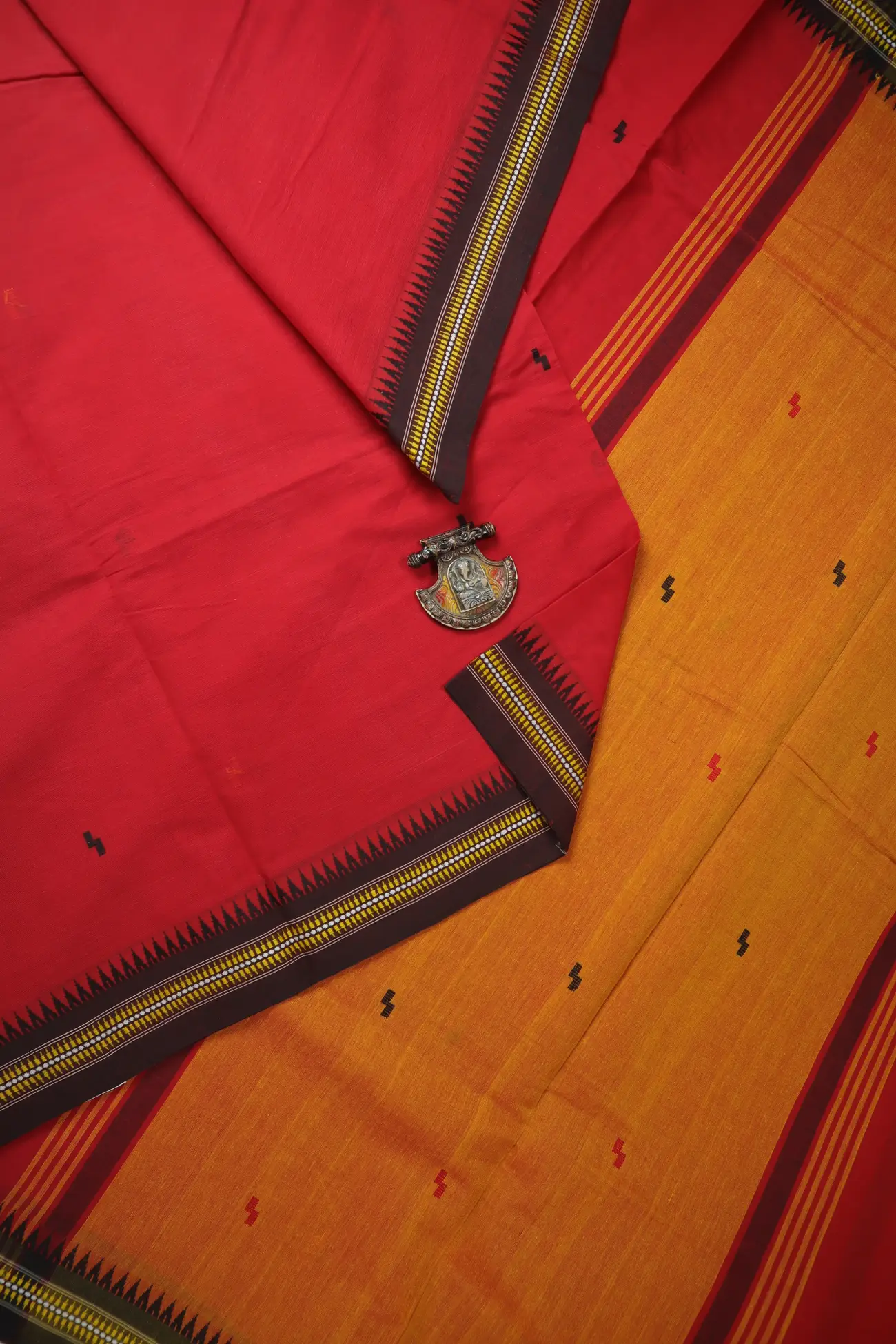 red-temple-begumpuri-saree-kv001498-a