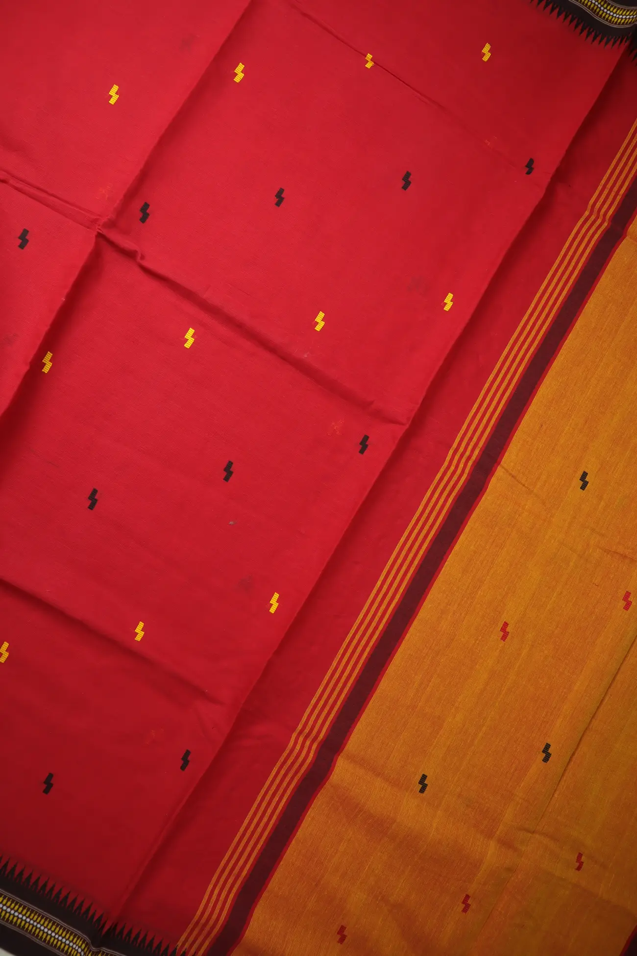 red-temple-begumpuri-saree-kv001498-c