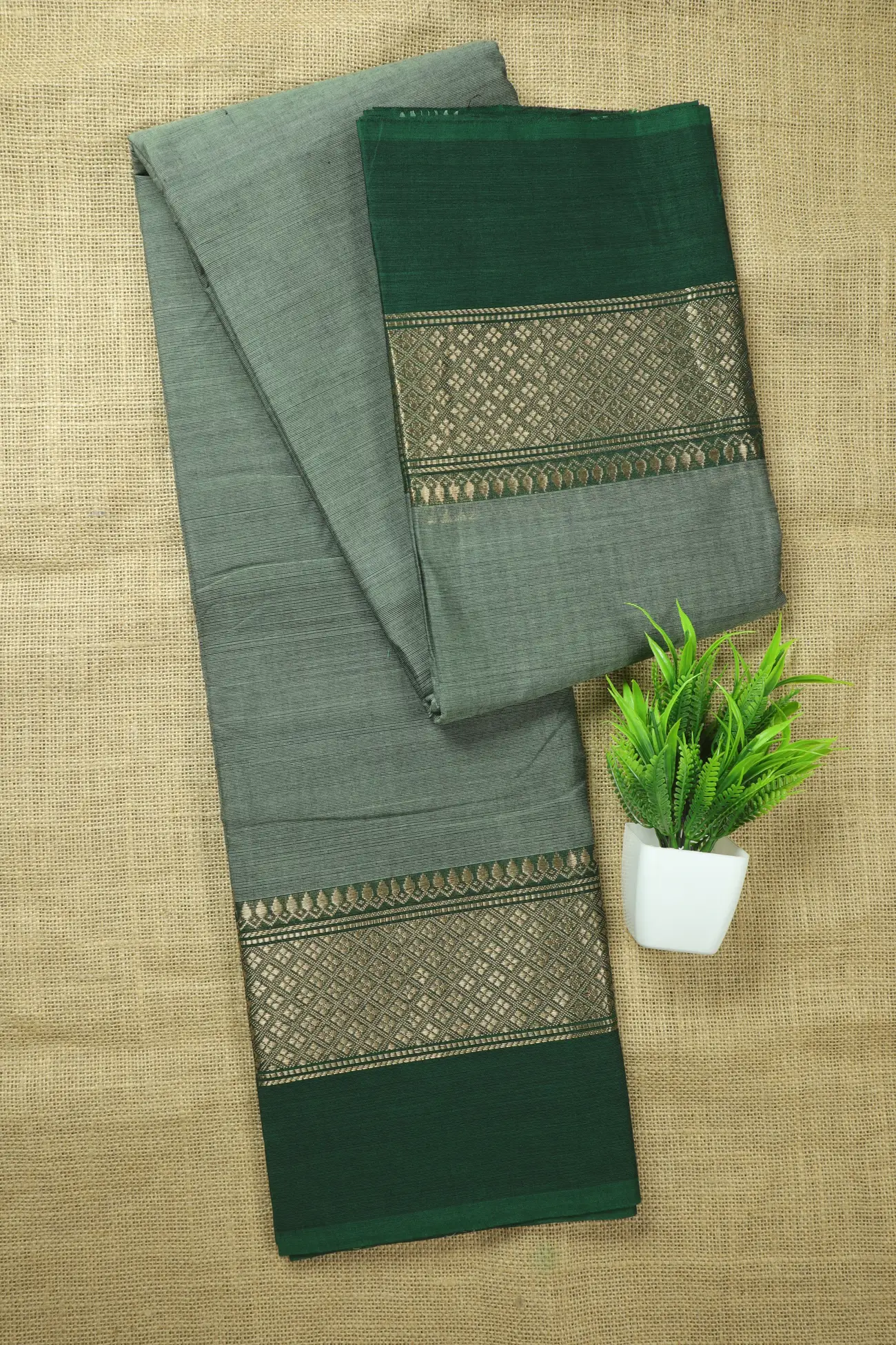 pista-green-flower-malarkodi-saree-mk008402-a