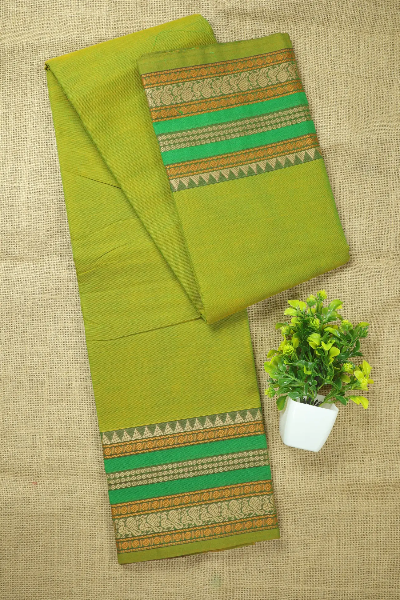 green-peacock-ruthratcham-malarkodi-saree-mk008372-a
