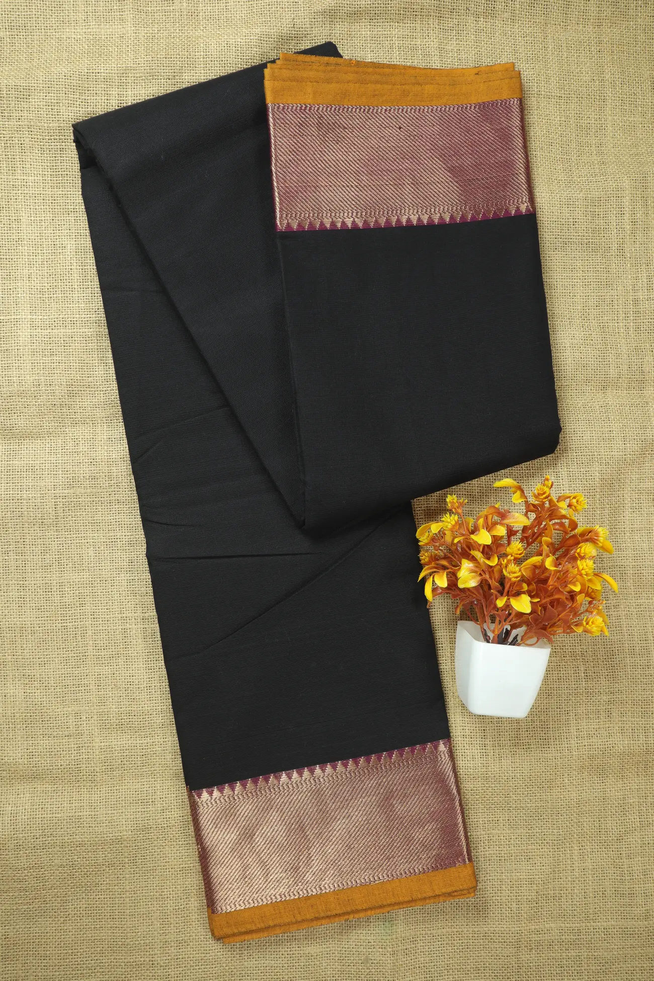 black-bavanji-border-temple-malarkodi-saree-mk008452-a