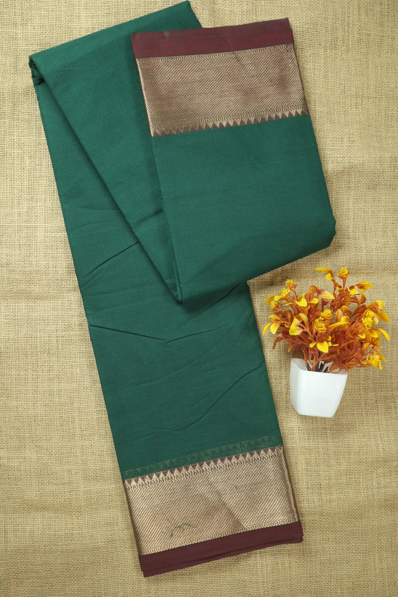 green-bavanji-border-temple-malarkodi-saree-mk008419-a
