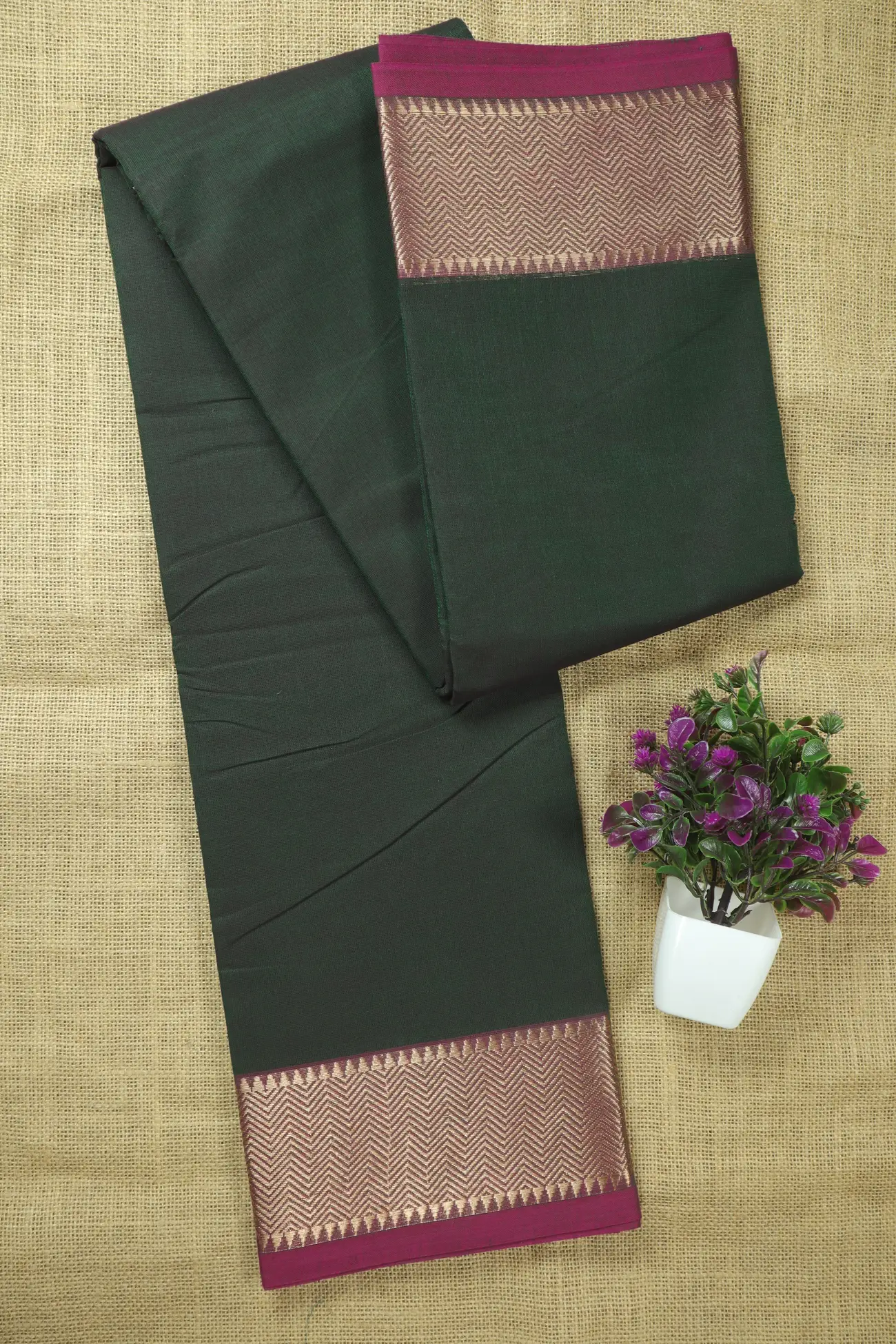 dark-green-zigzag-temple-malarkodi-saree-mk008403-a
