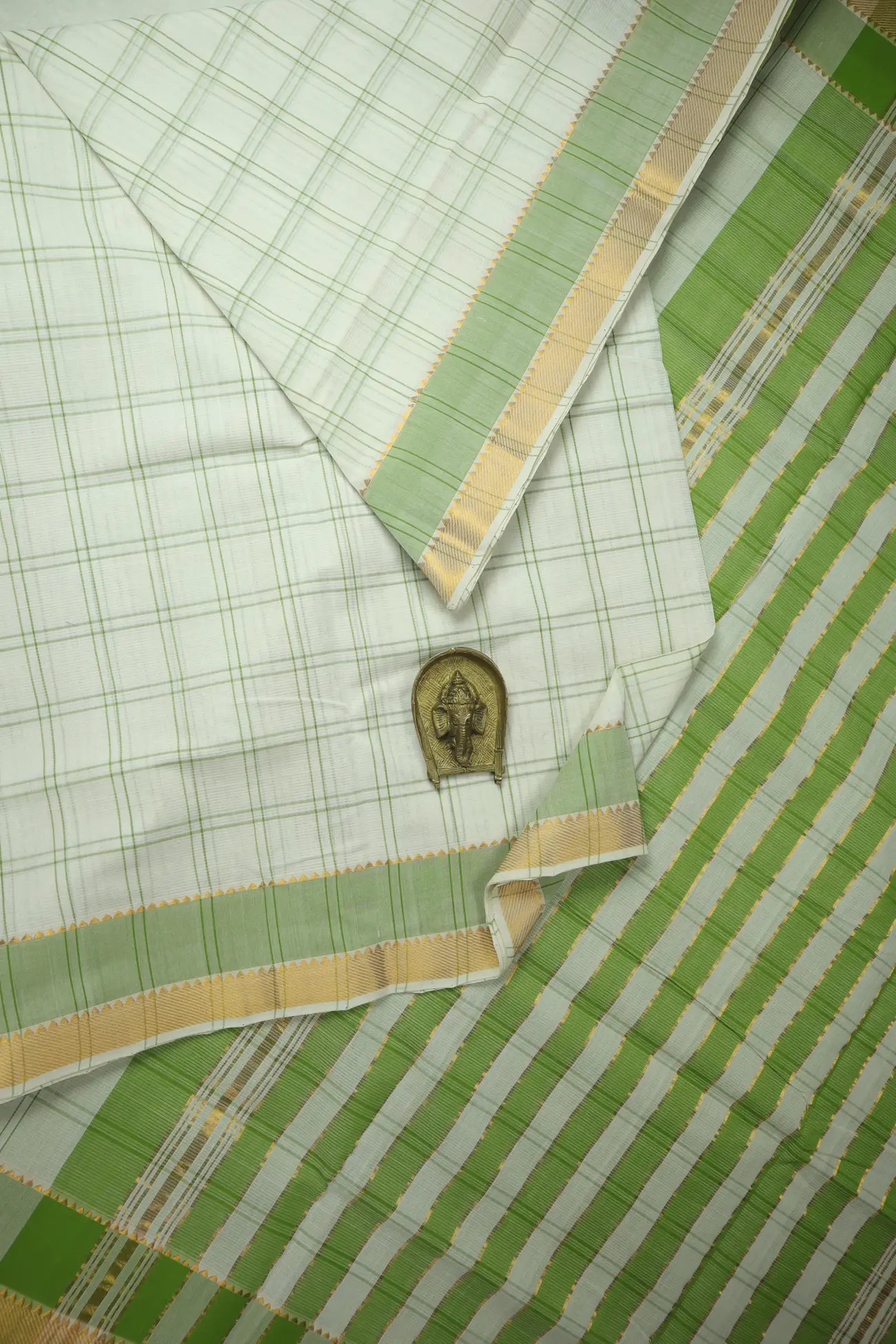 white-bavanji-border-mangalagiri-saree-ml003003-a