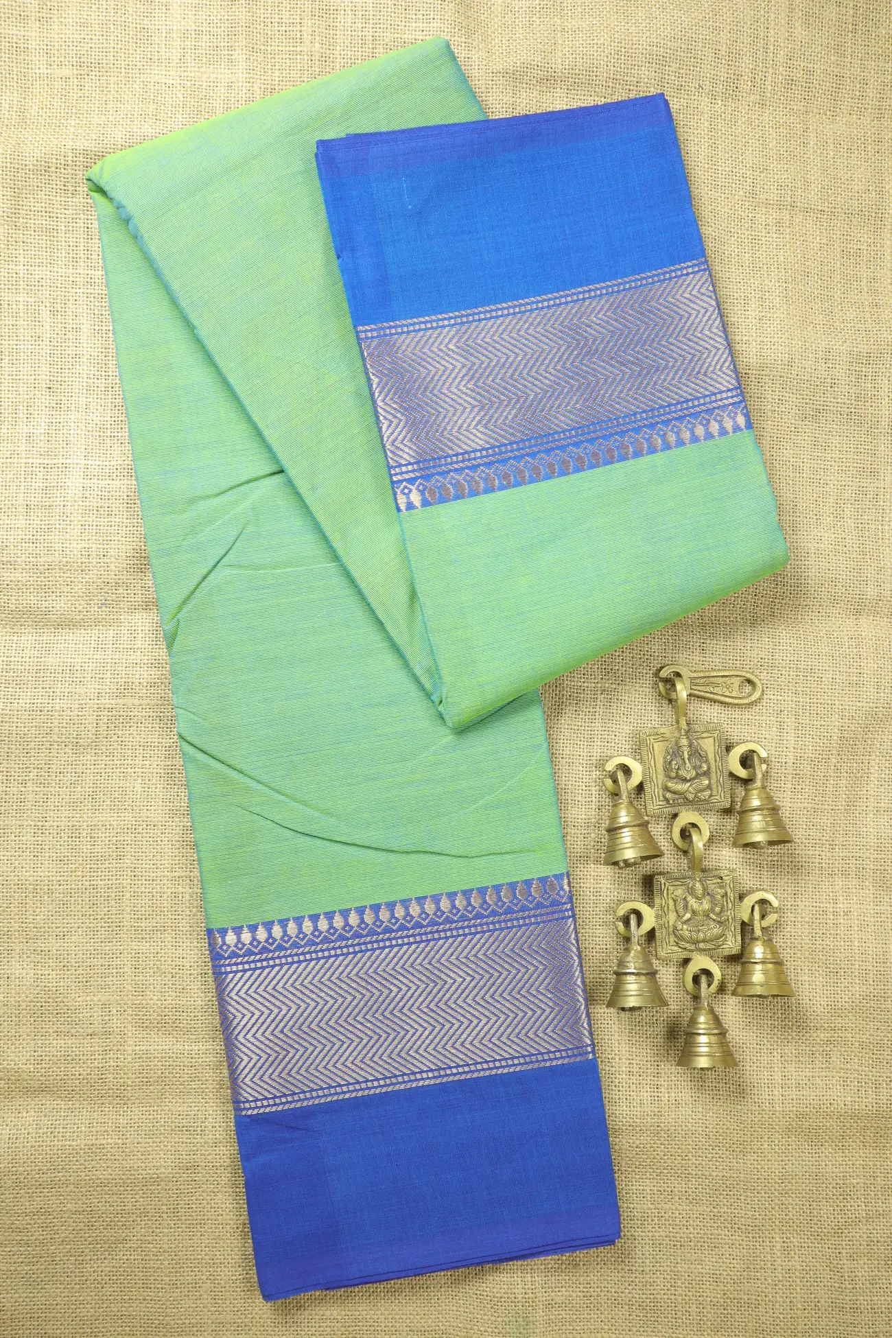 light-green-zigzag-malarkodi-saree-mk008399-a