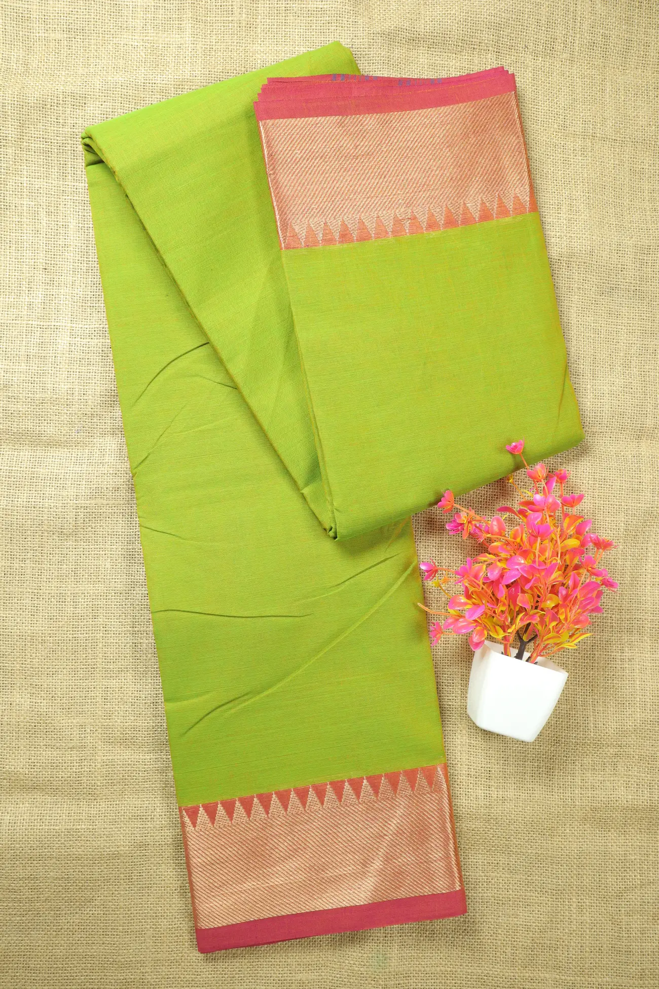 light-green-temple-malarkodi-saree-mk008411-a
