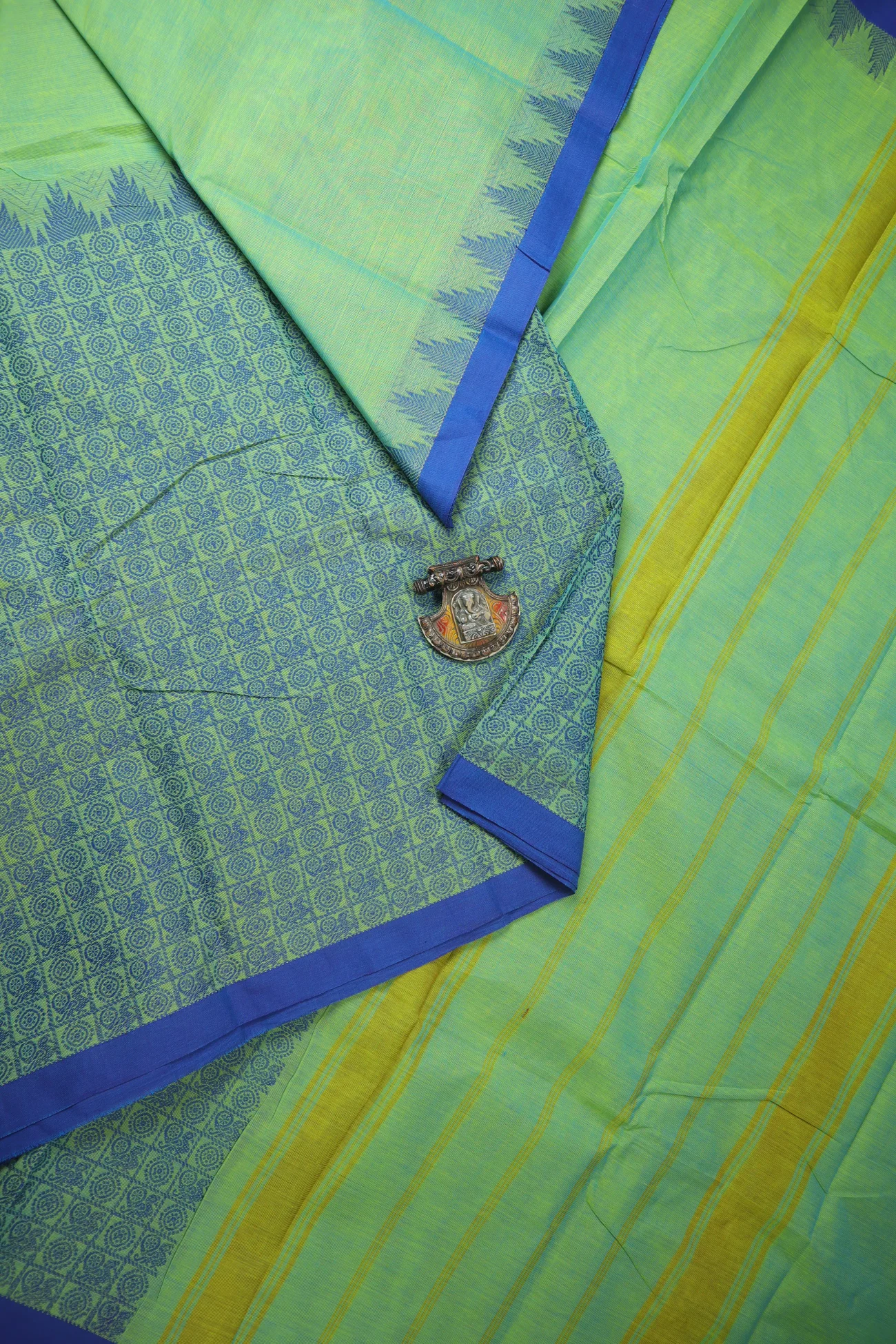light-green-peacock-ruthratcham-kanchi-cotton-saree-uu005758-a
