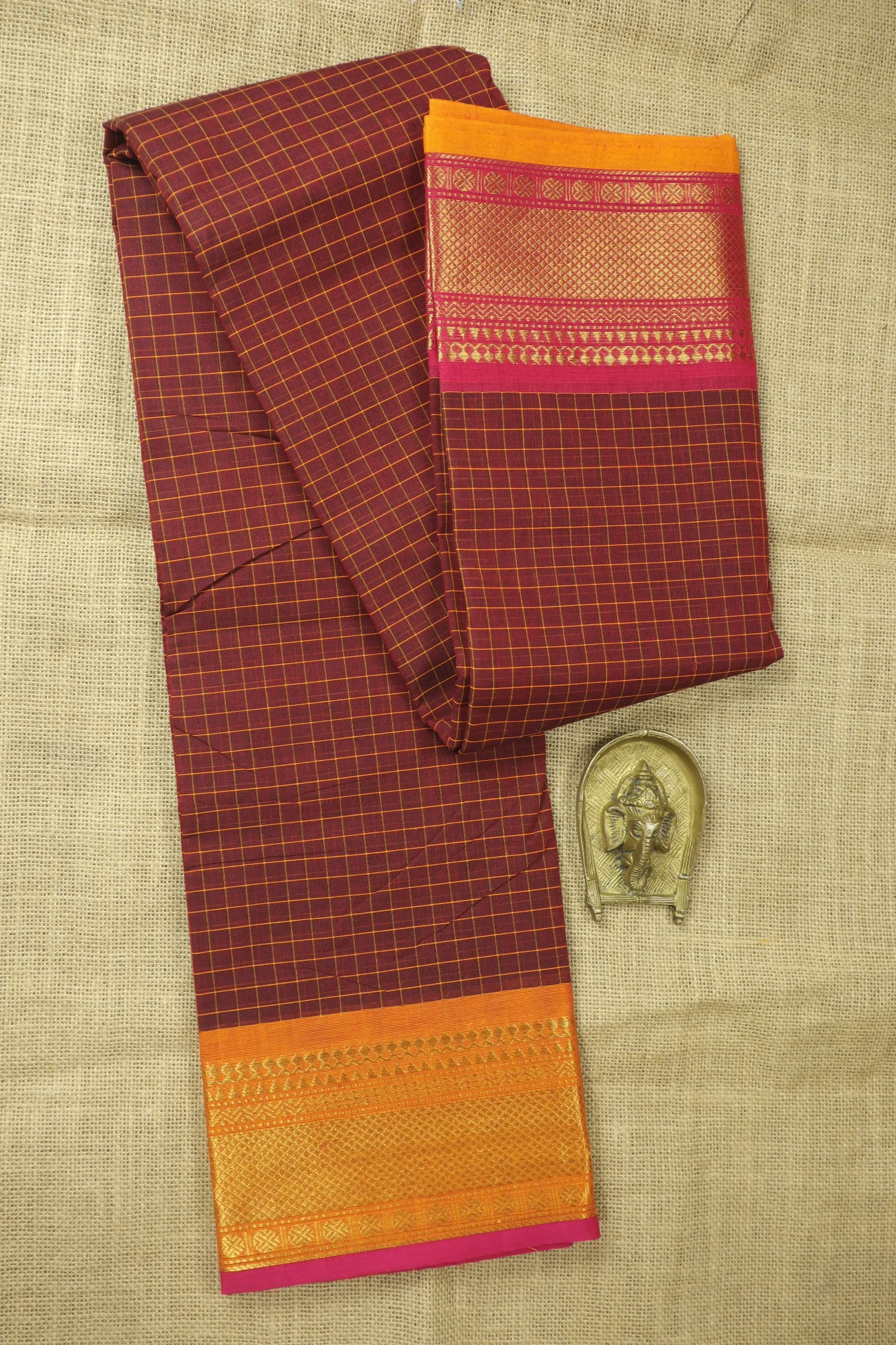 maroon-leaf-ruthratcham-zigzag-checked-saree-ck002855-a