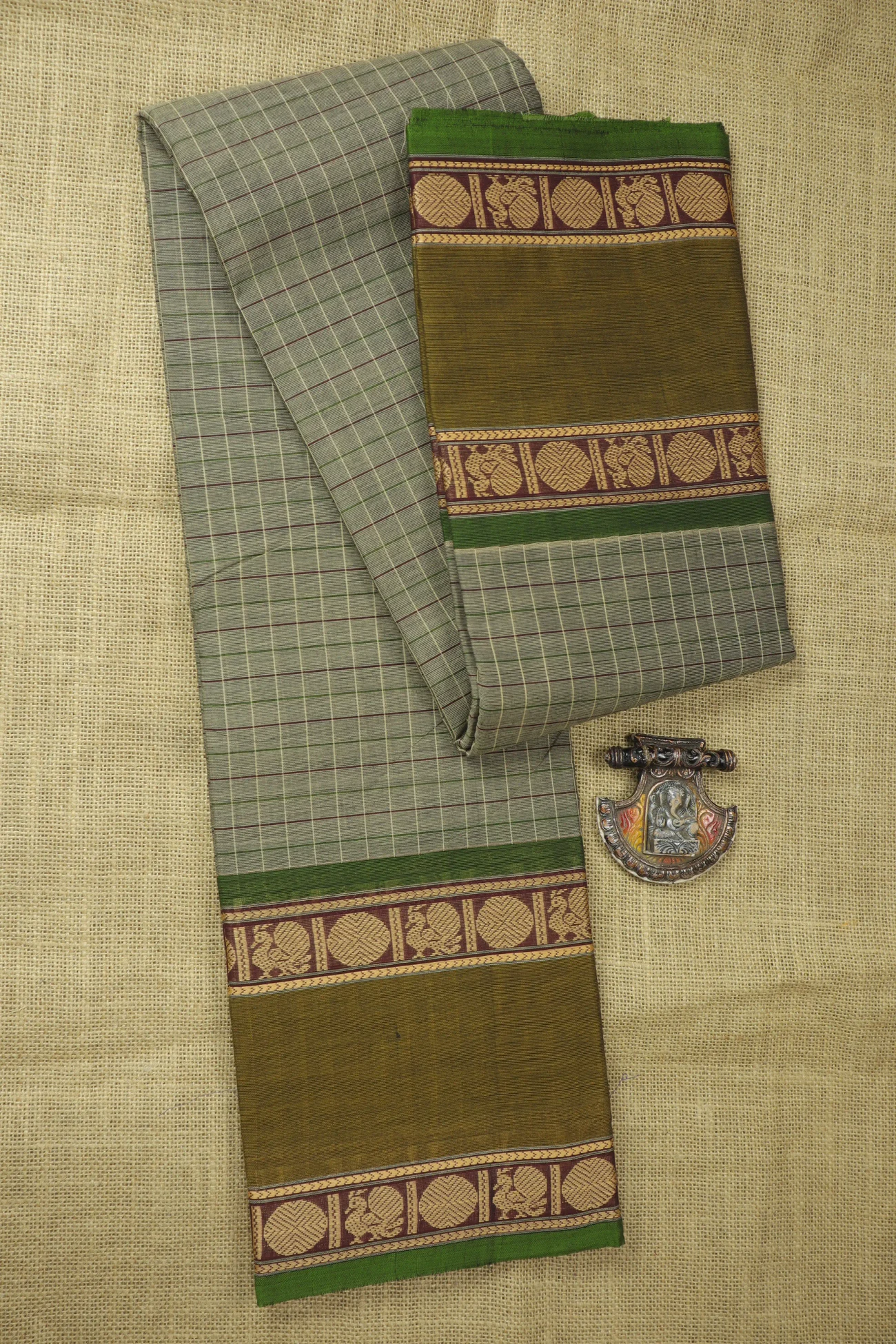brown-rettai-pettu-ruthratcham-peacock-checked-saree-ck002837-a