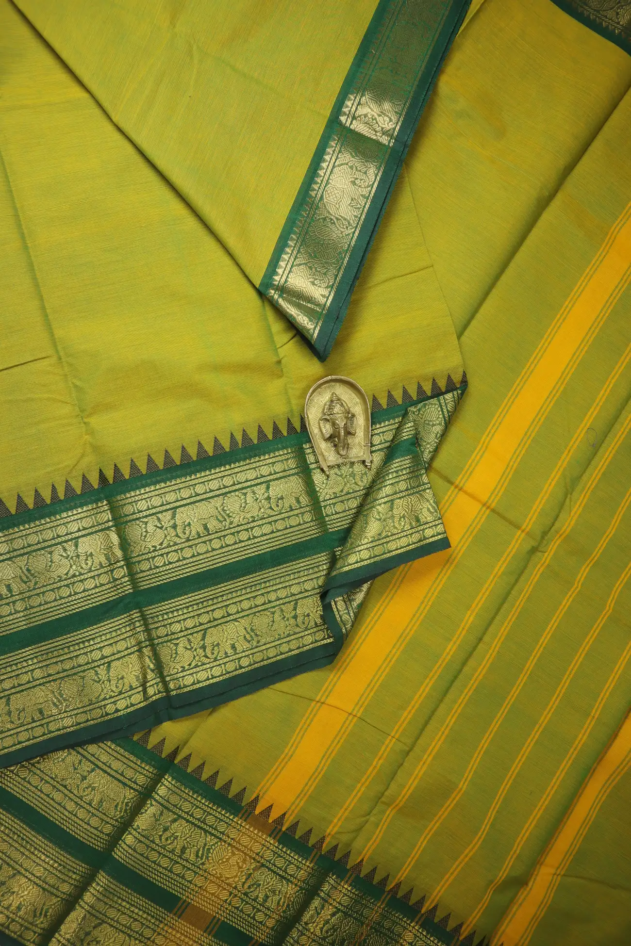 green-yellow-elephant-peacock-grand-chettinad-saree-gc002950-a