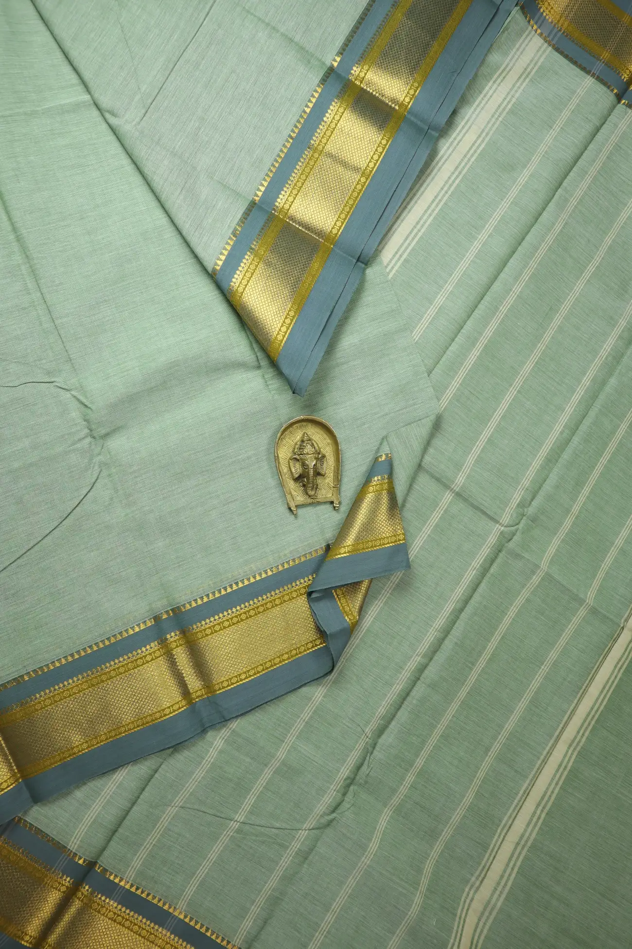 pista-green-bavanji-border-kundavai-saree-kun000125-a