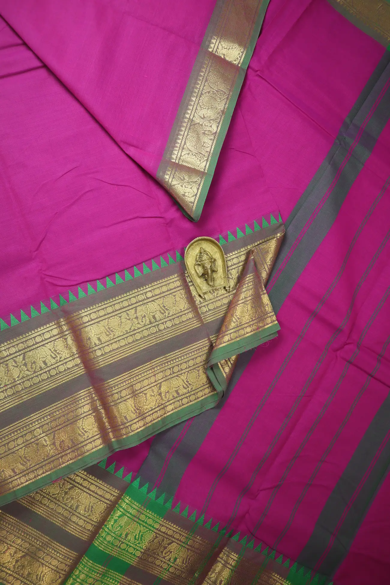 magenta-peacock-elephant-grand-chettinad-saree-gc002905-a