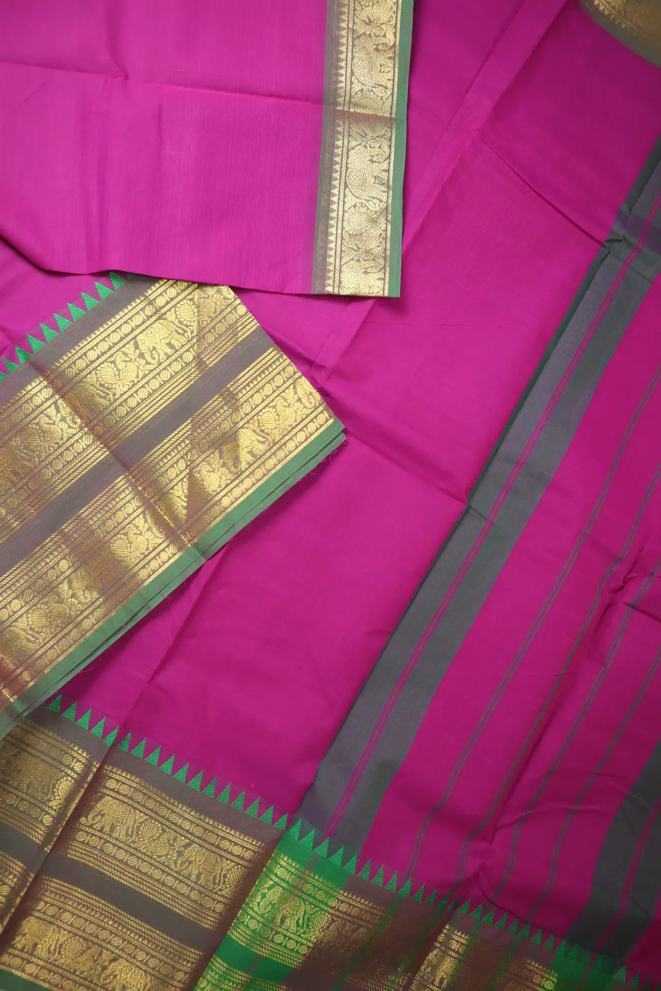magenta-peacock-elephant-grand-chettinad-saree-gc002905-b