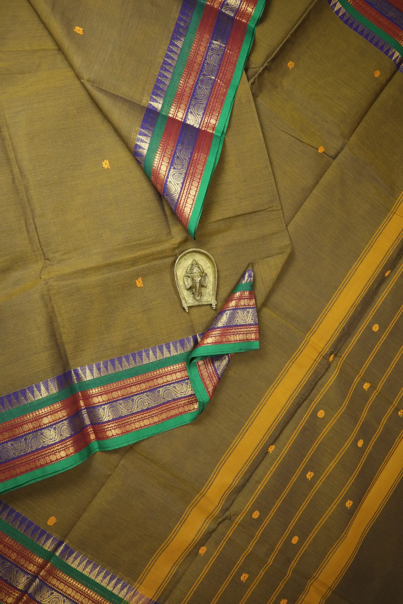 brown-temple-ruthratcham-grand-chettinad-saree-gc002937-a