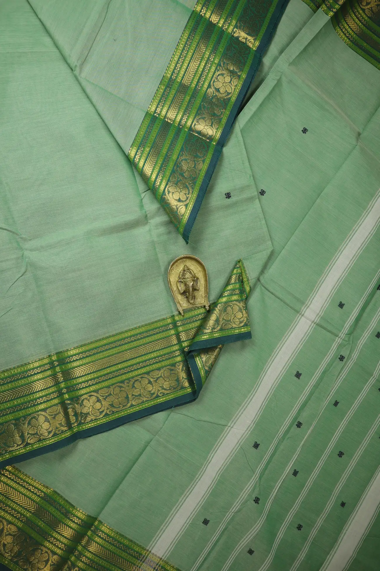 pista-green-flower-zigzag-grand-chettinad-saree-gc002939-a