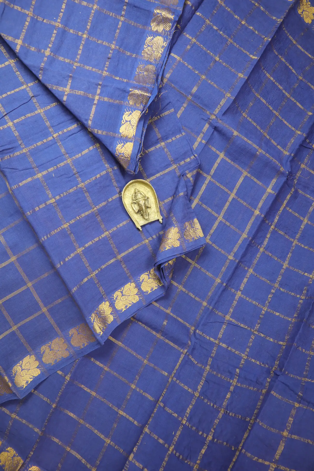 blue-peacock-checked-madurai-sungudi-saree-ss006703-a