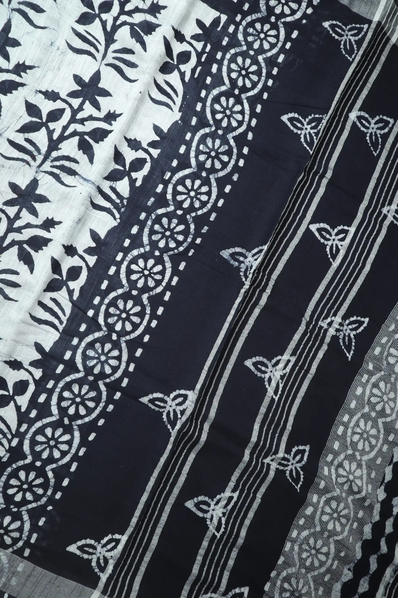 white-flower-linen-block-printed-saree-lnp000182-c