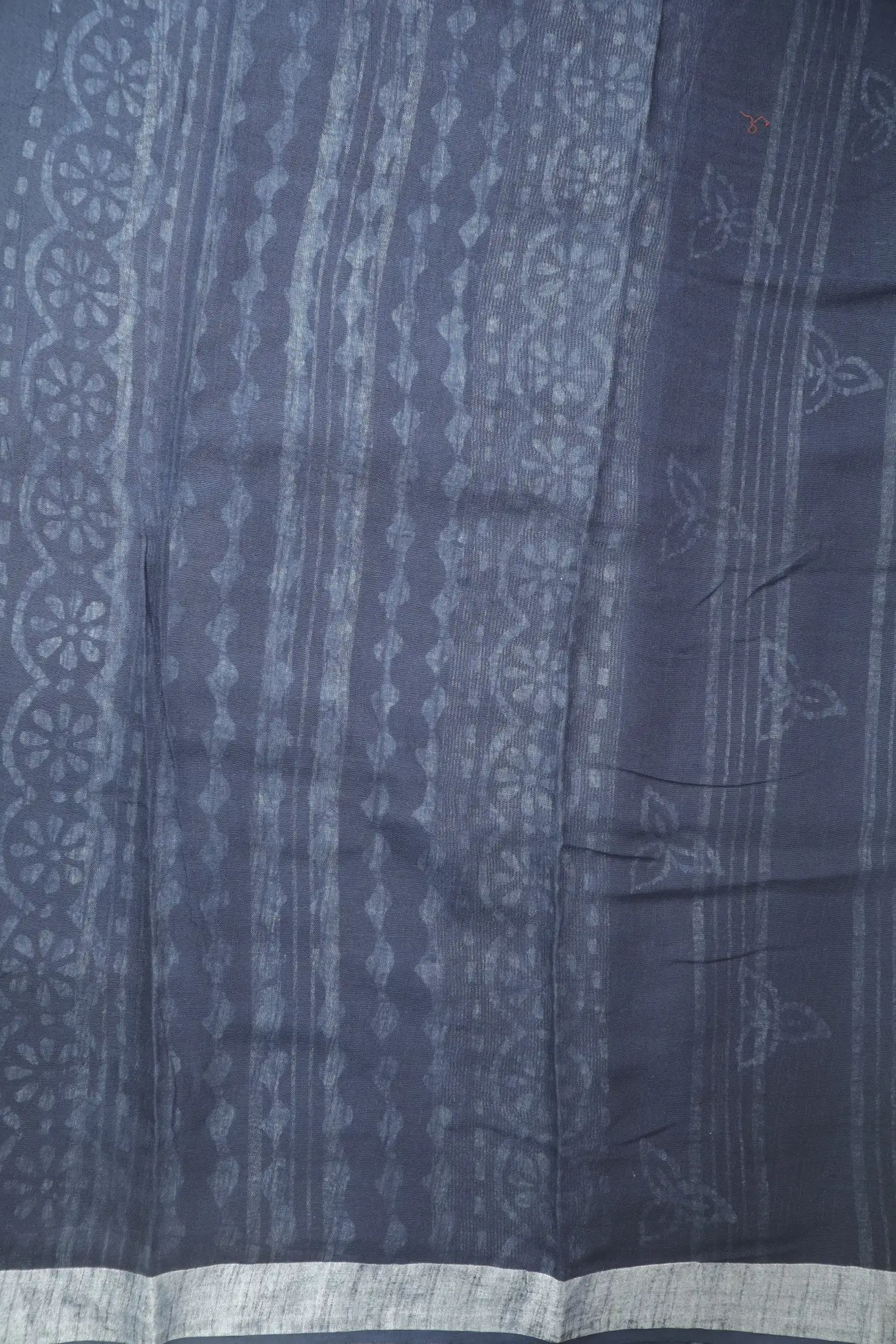 white-flower-linen-block-printed-saree-lnp000182-d