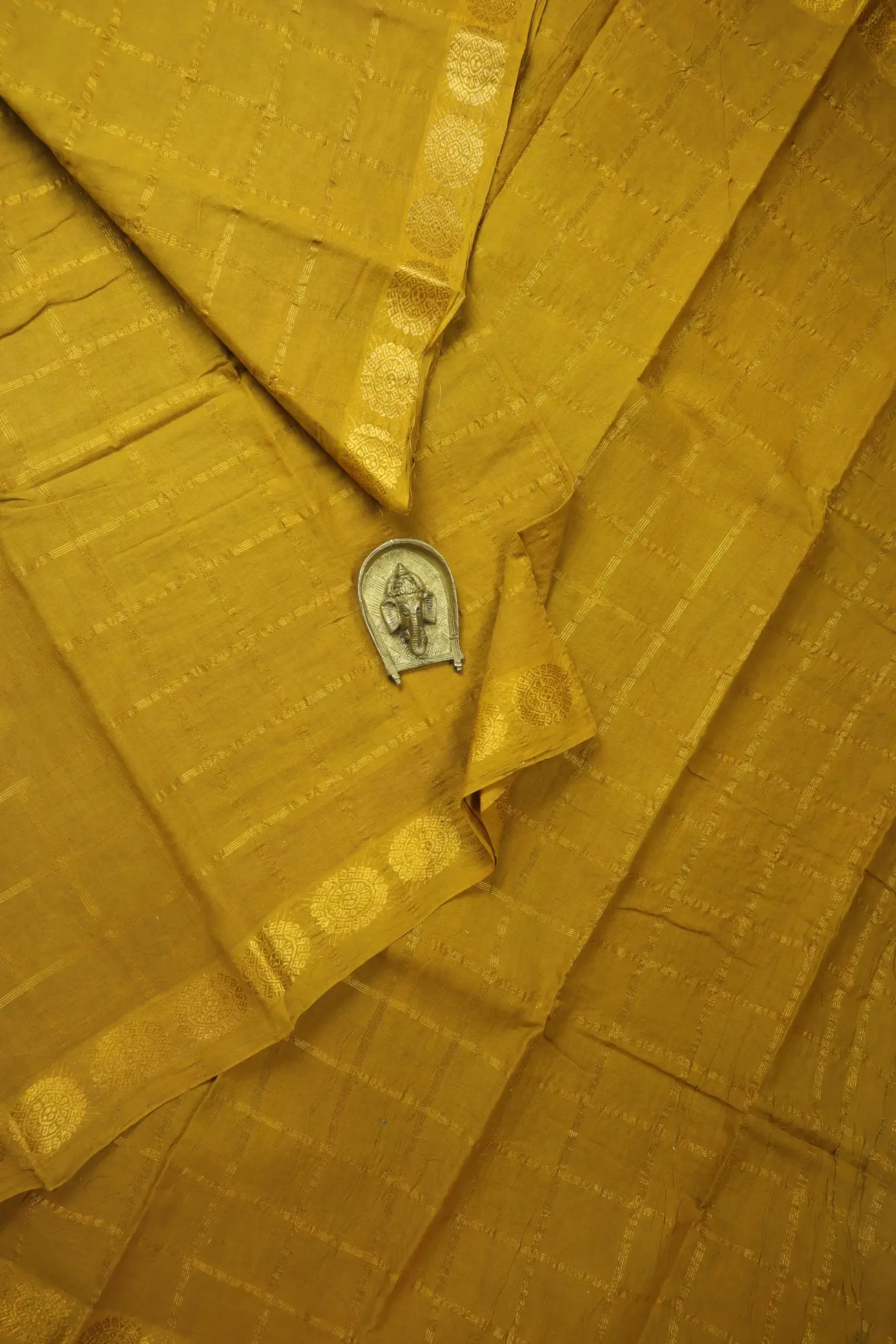 brown-kamalam-butta-madurai-sungudi-saree-ss006698-a