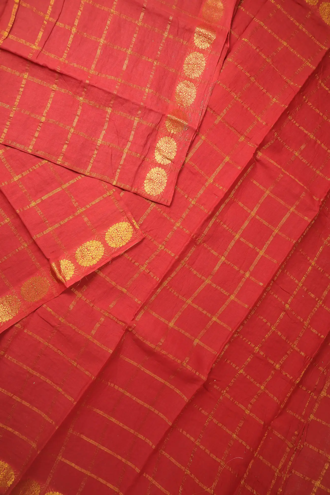 dark-maroon-kamalam-butta-madurai-sungudi-saree-ss006697-b