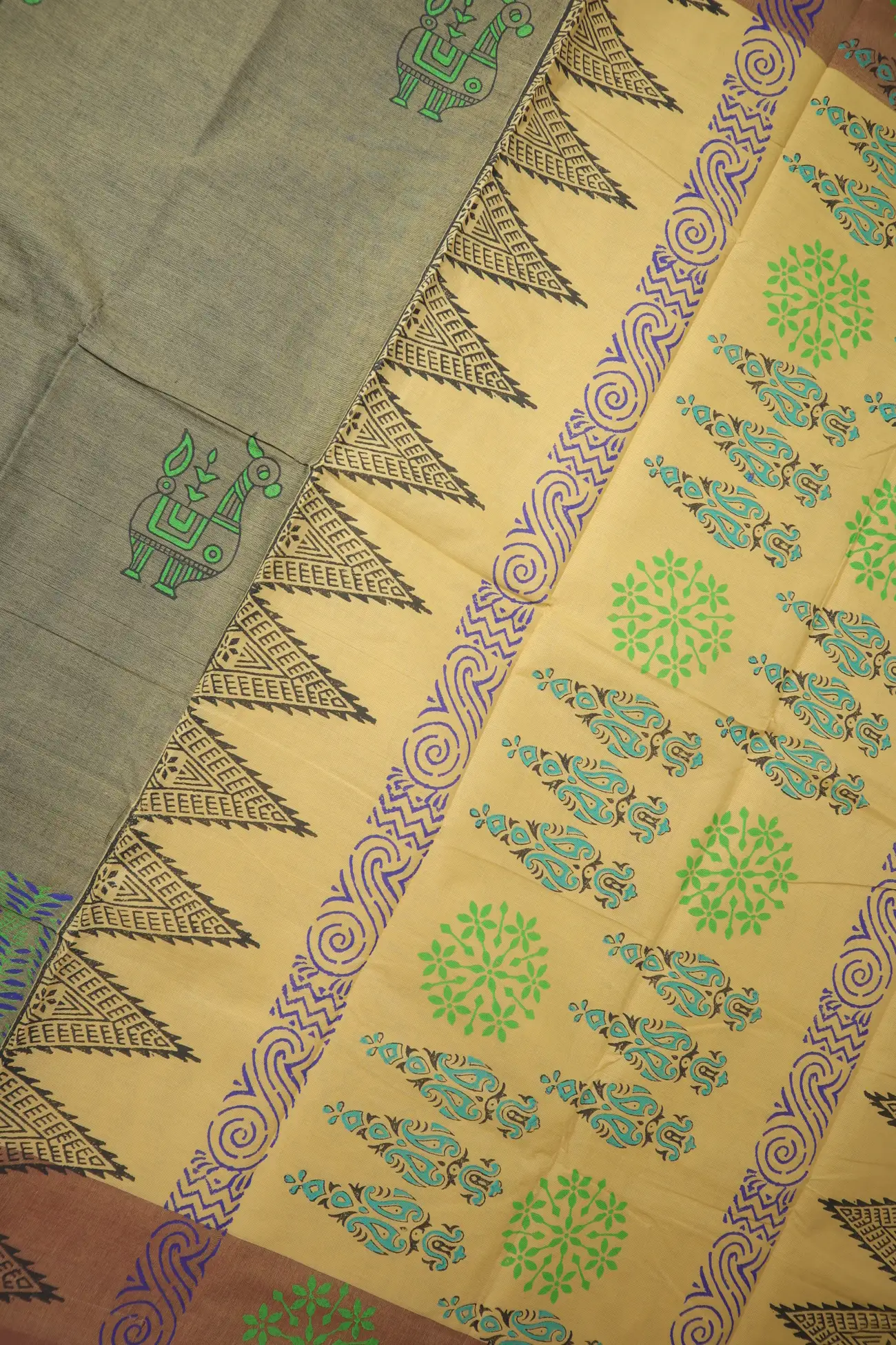 dim-gray-leaf-zigzag-chettinad-printed-saree-cp000123-c