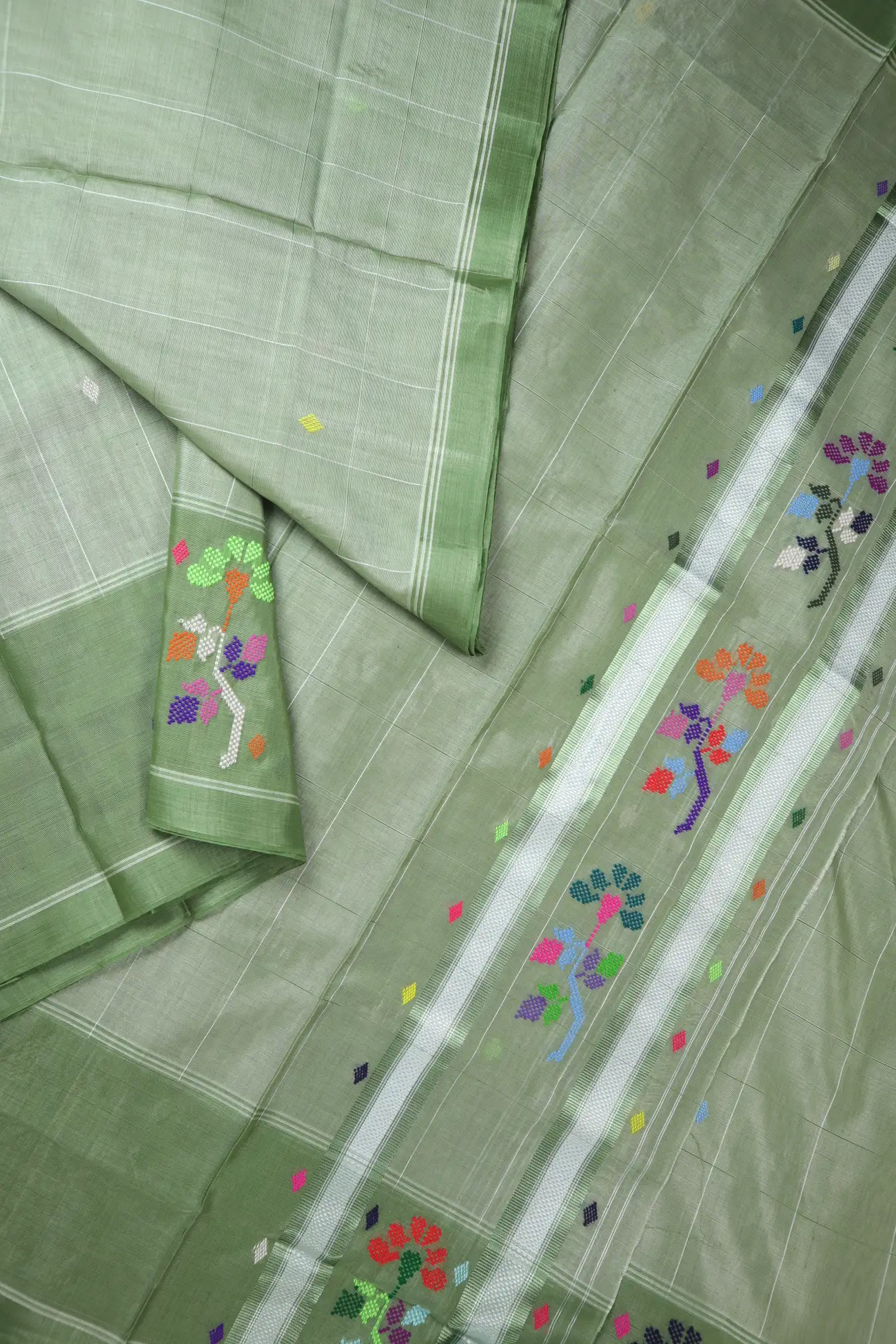 dark-sea-green-flower-chedi-butta-saree-cb000535-b