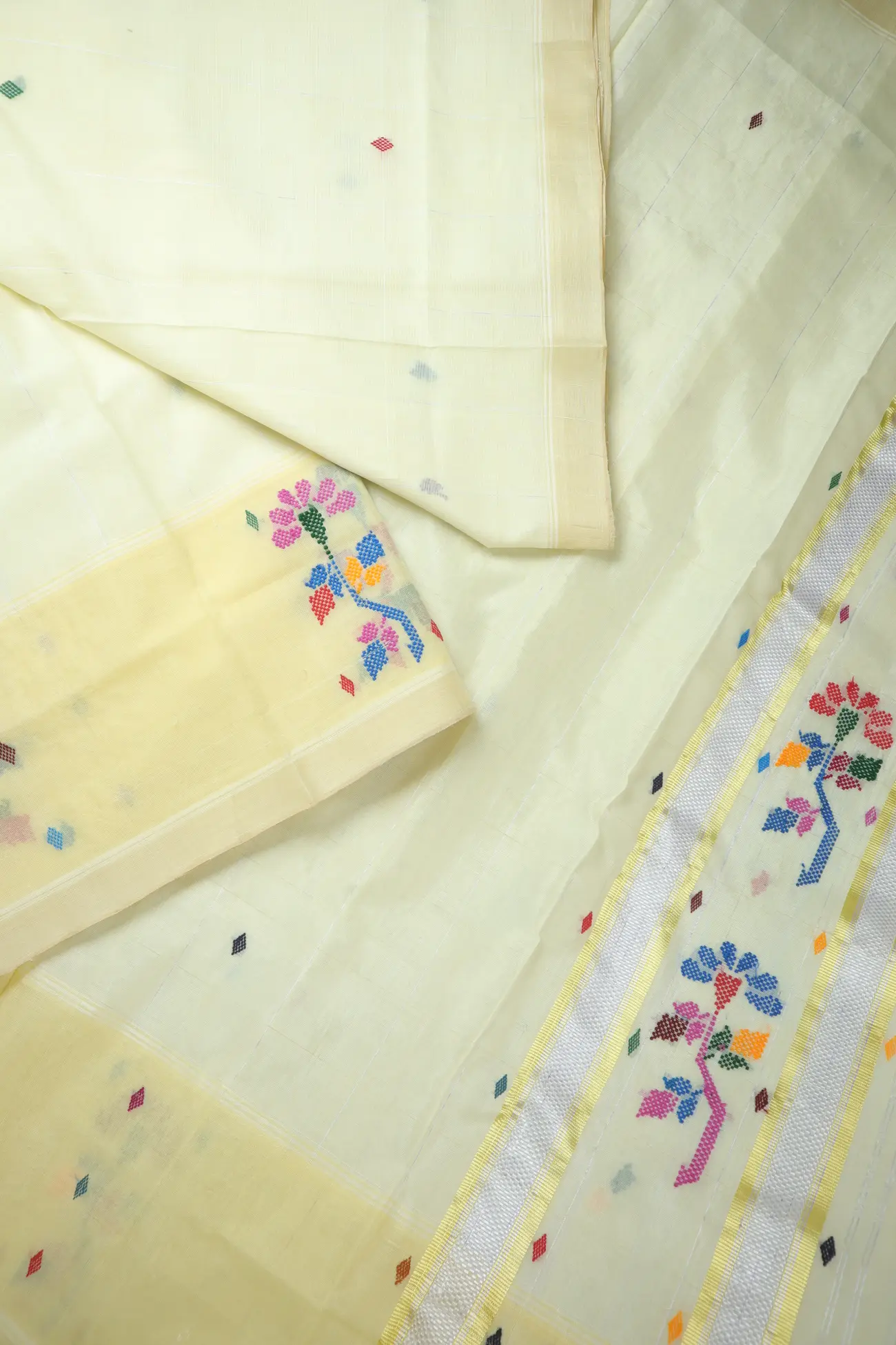 ivory-flower-chedi-butta-saree-cb000534-b