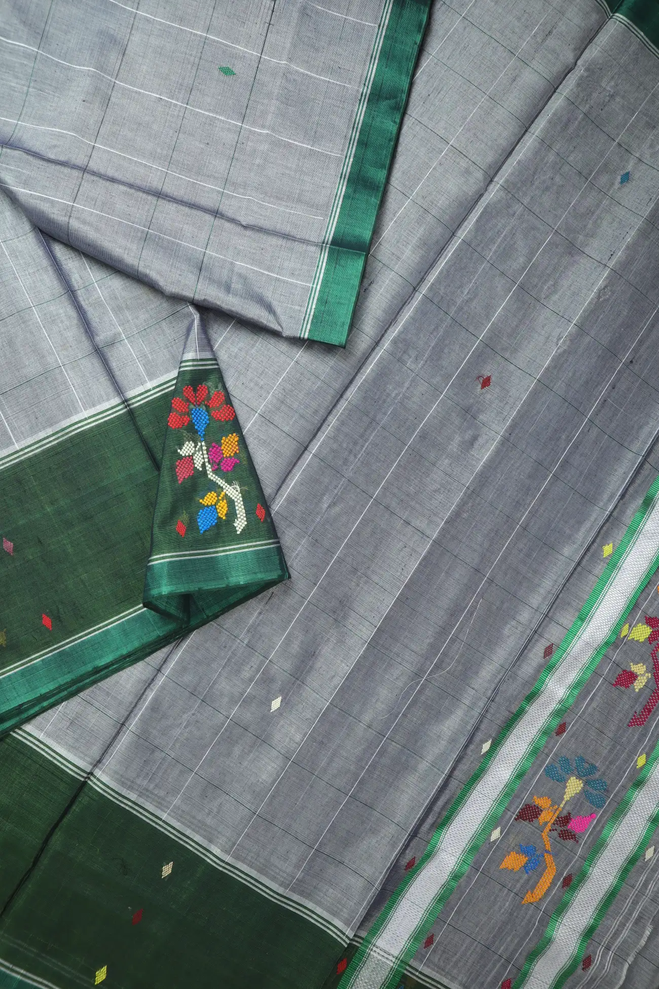 dark-green-flower-chedi-butta-saree-cb000539-b