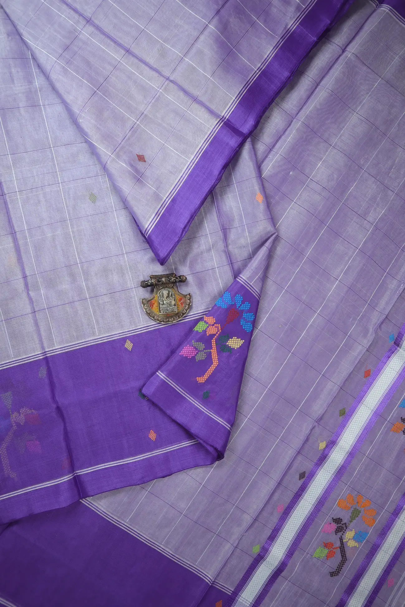 medium-purple-flower-chedi-butta-saree-cb000540-a