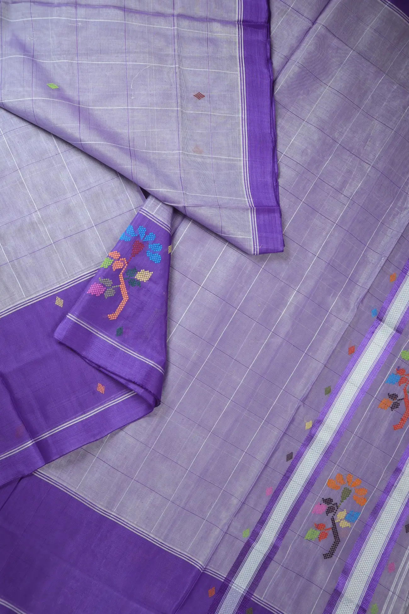 medium-purple-flower-chedi-butta-saree-cb000540-b
