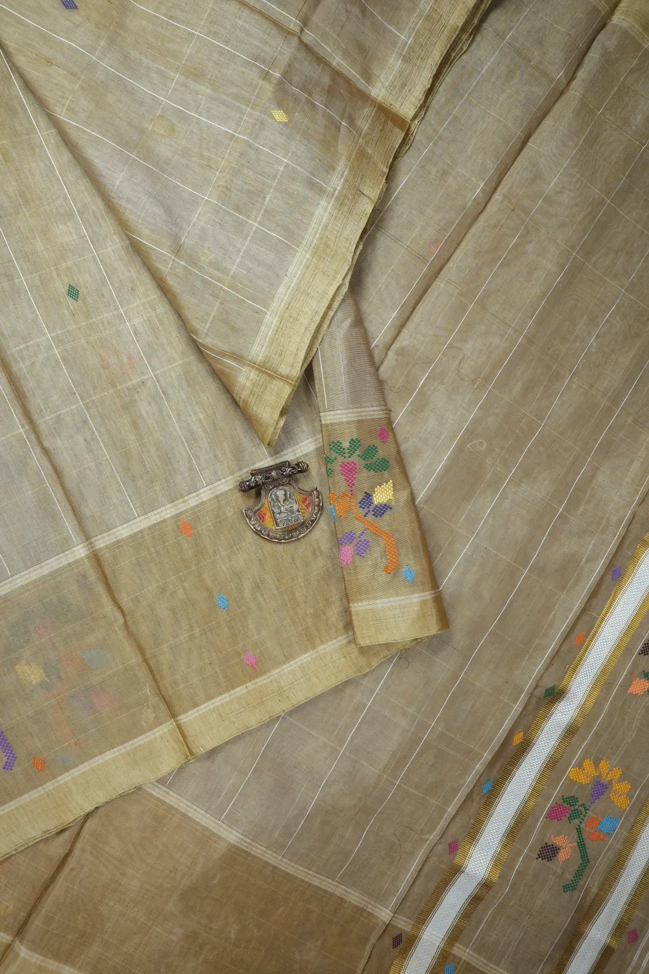 tan-flower-chedi-butta-saree-cb000533-a