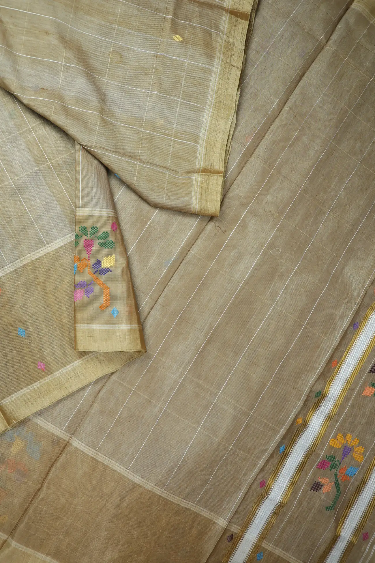 tan-flower-chedi-butta-saree-cb000533-b