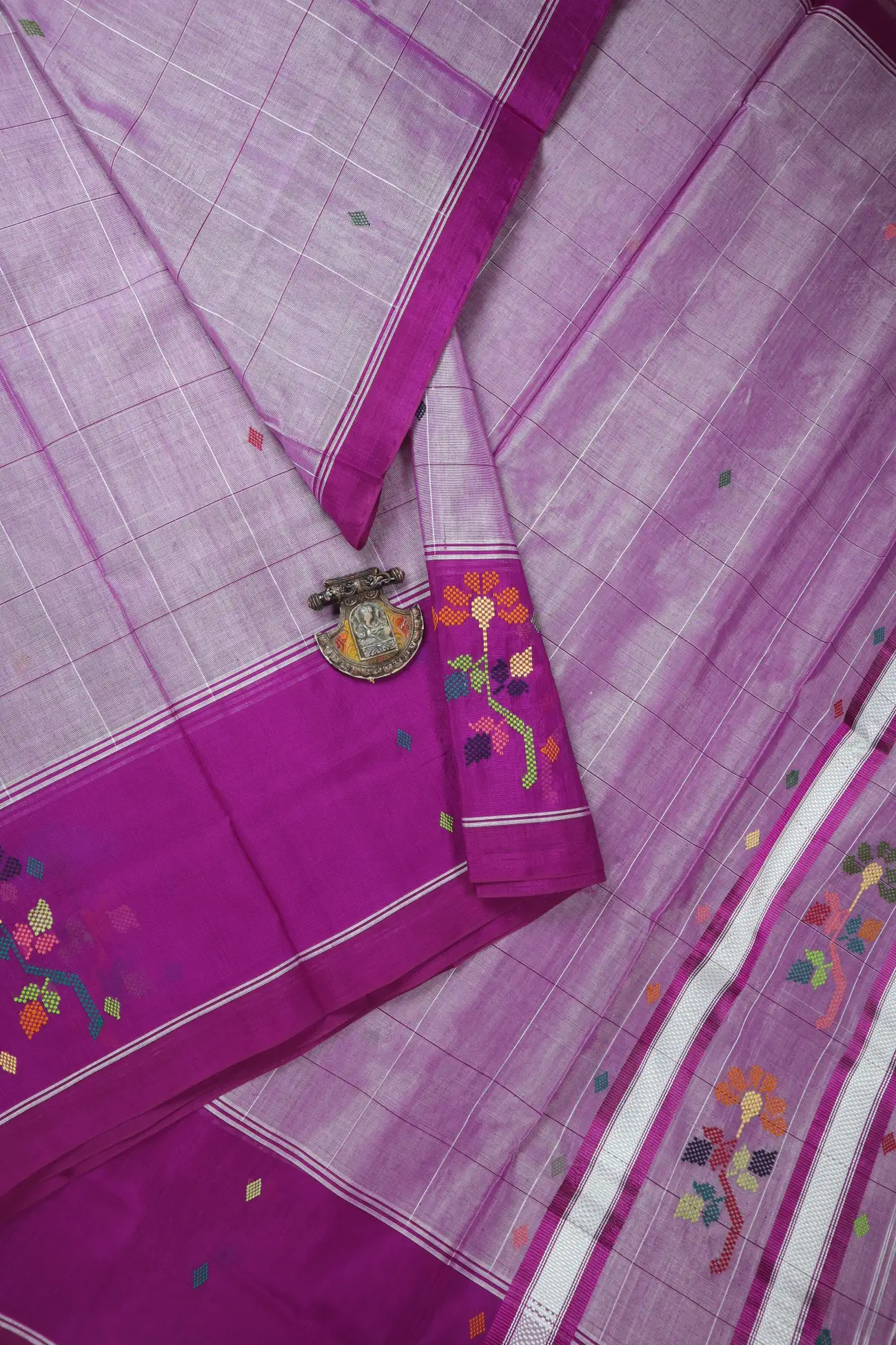 magenta-flower-chedi-butta-saree-cb000521-a